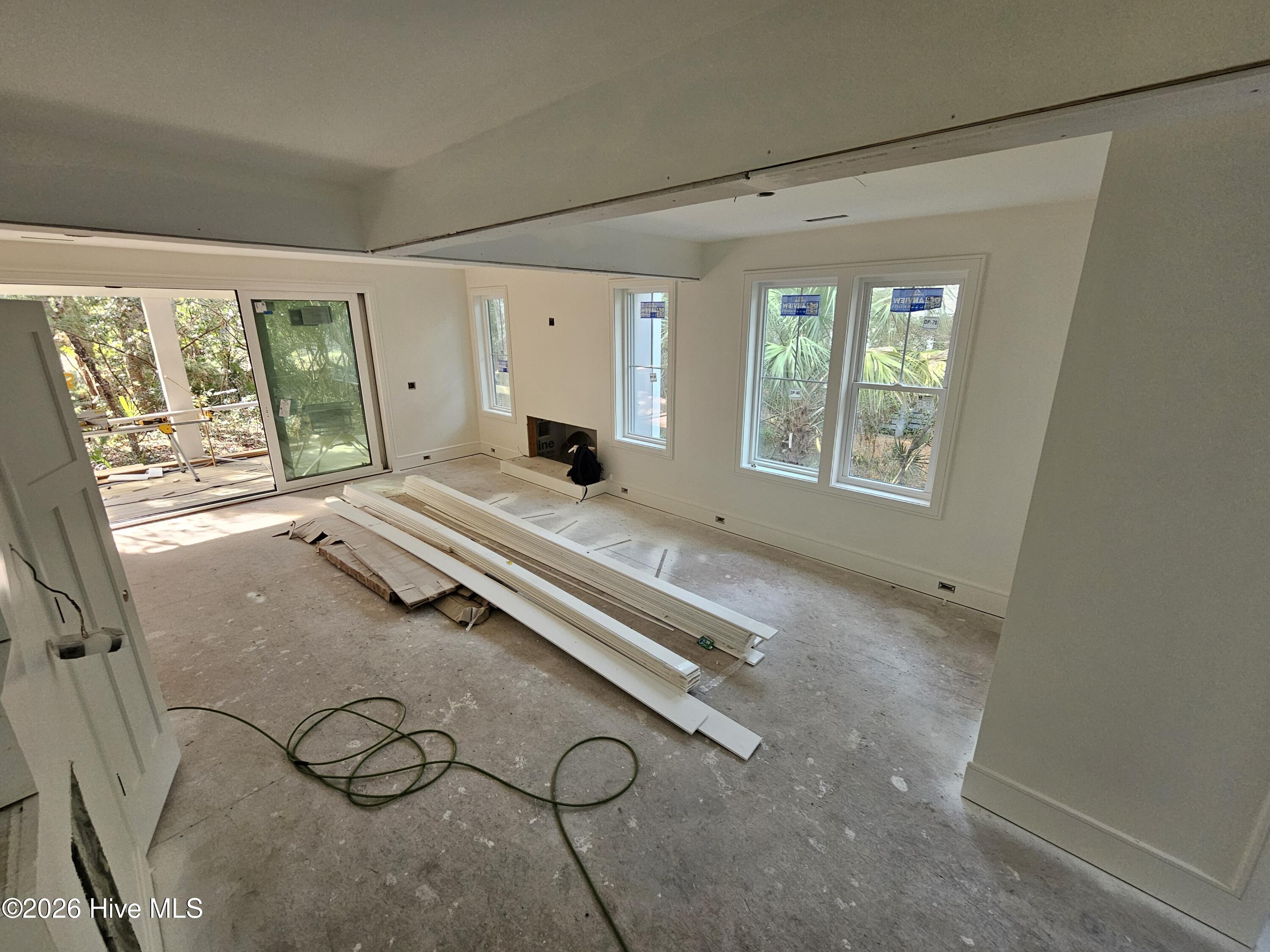 100527849 | Photo 13