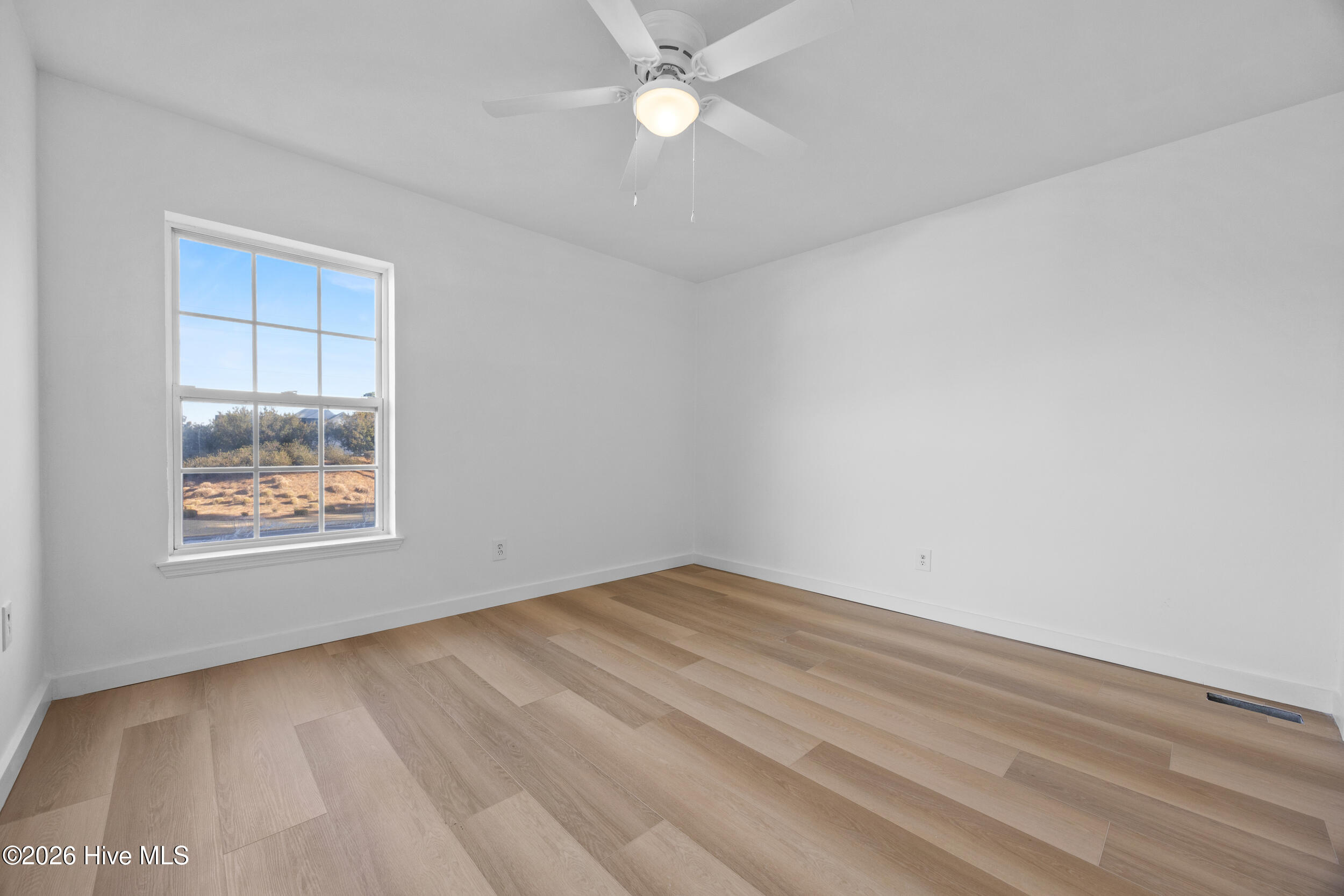 100557284 | Photo 28