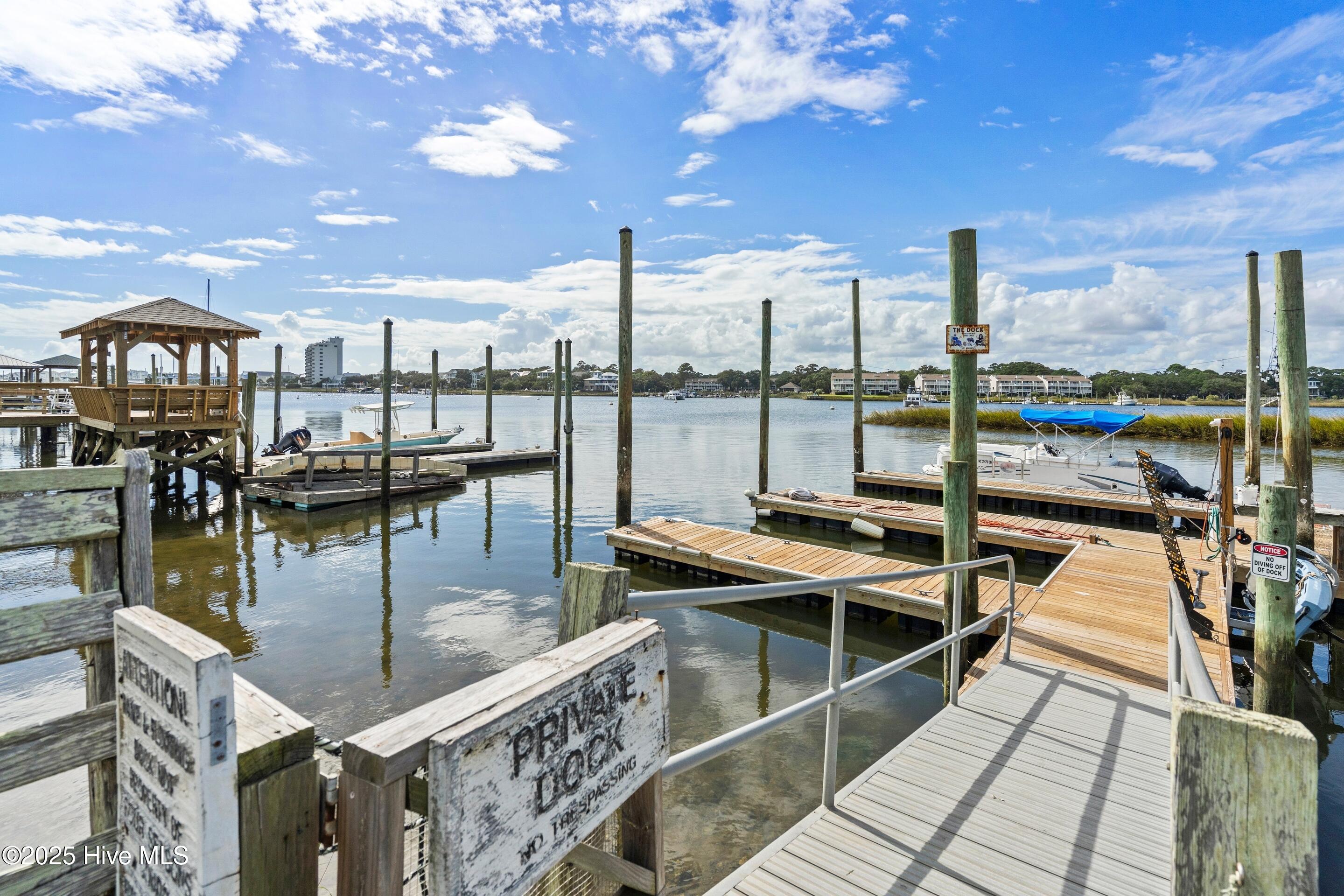 100536388 | Photo 37