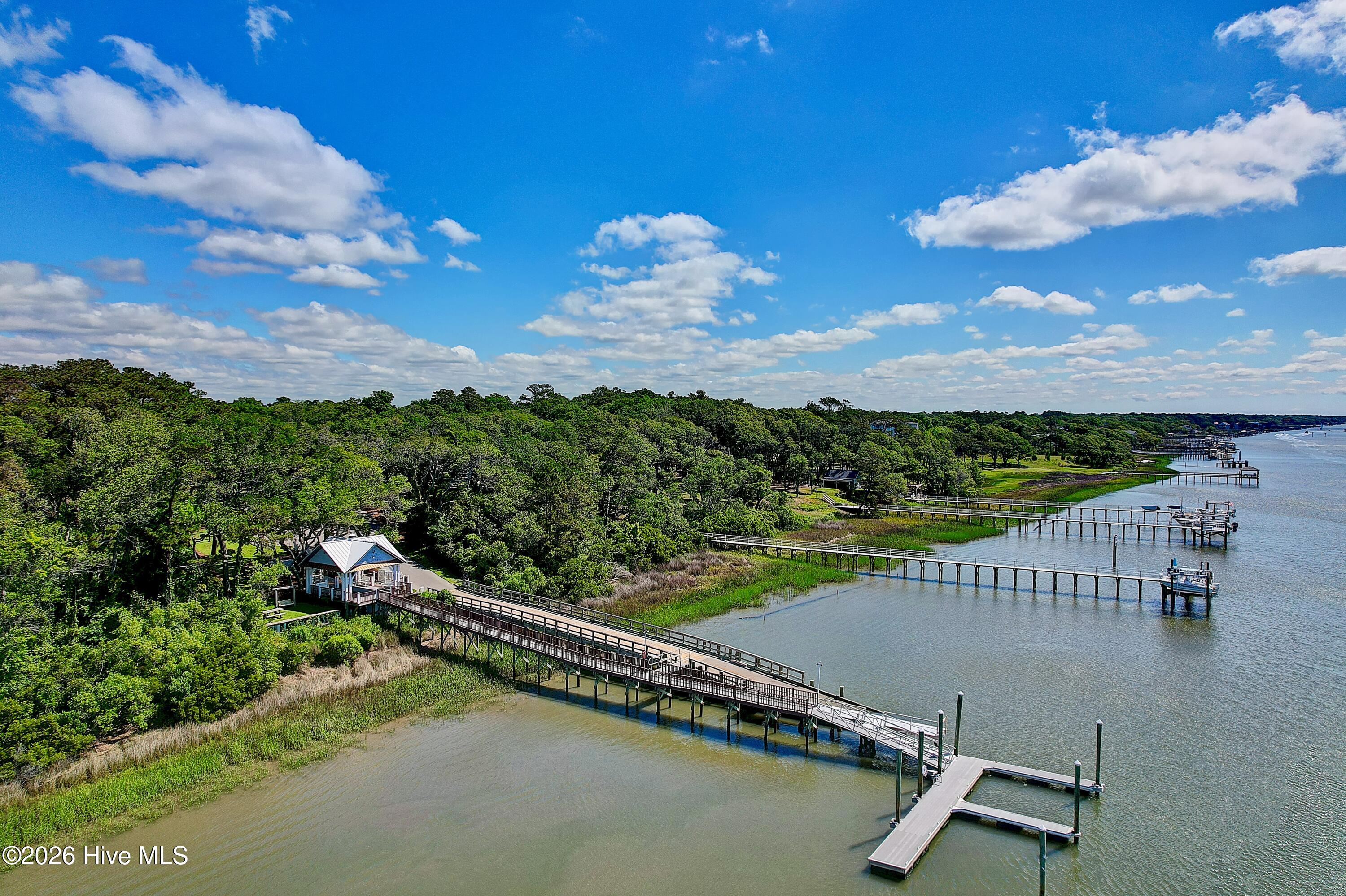 100562594 | Photo 17