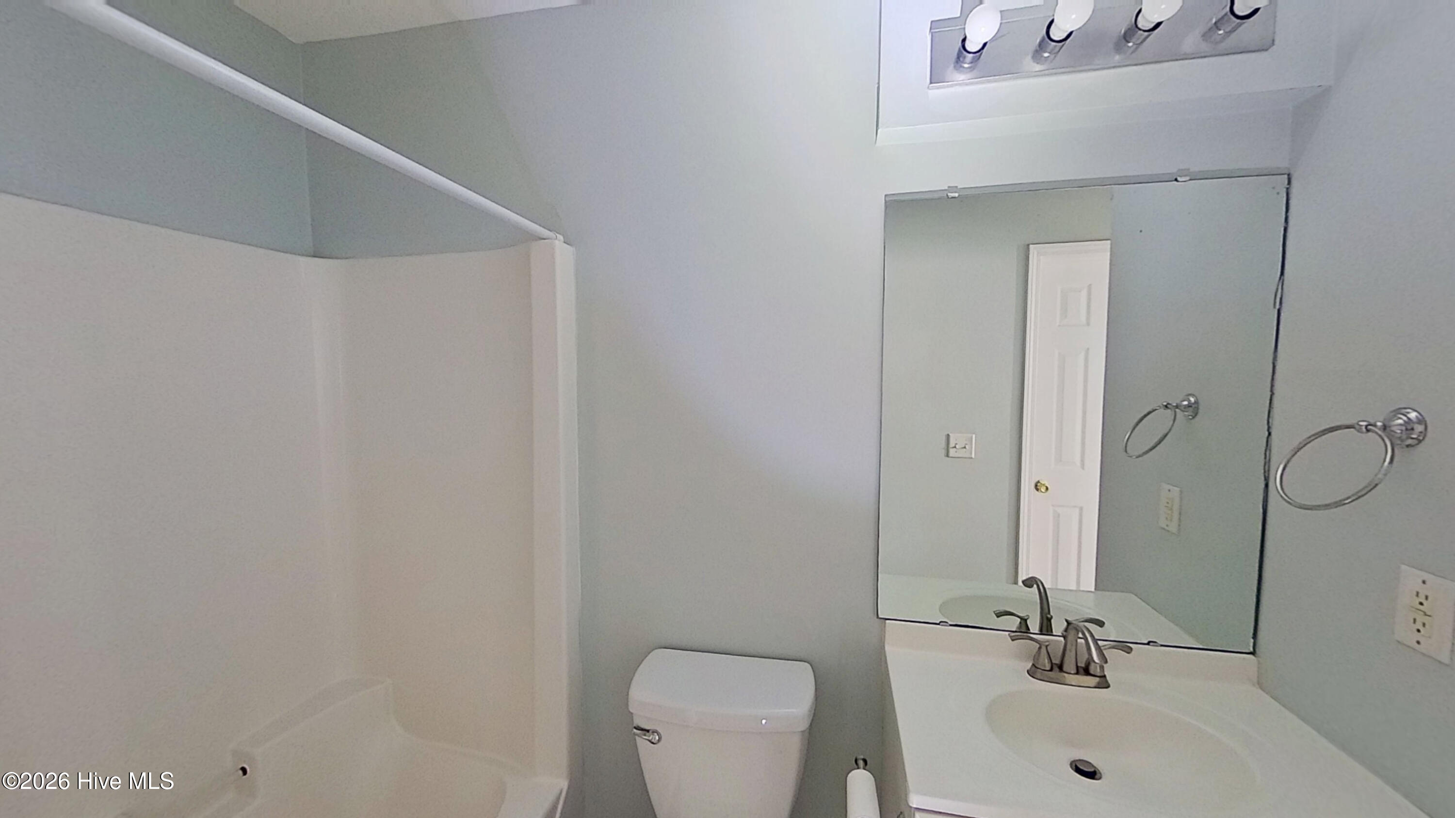 100549358 | Photo 13