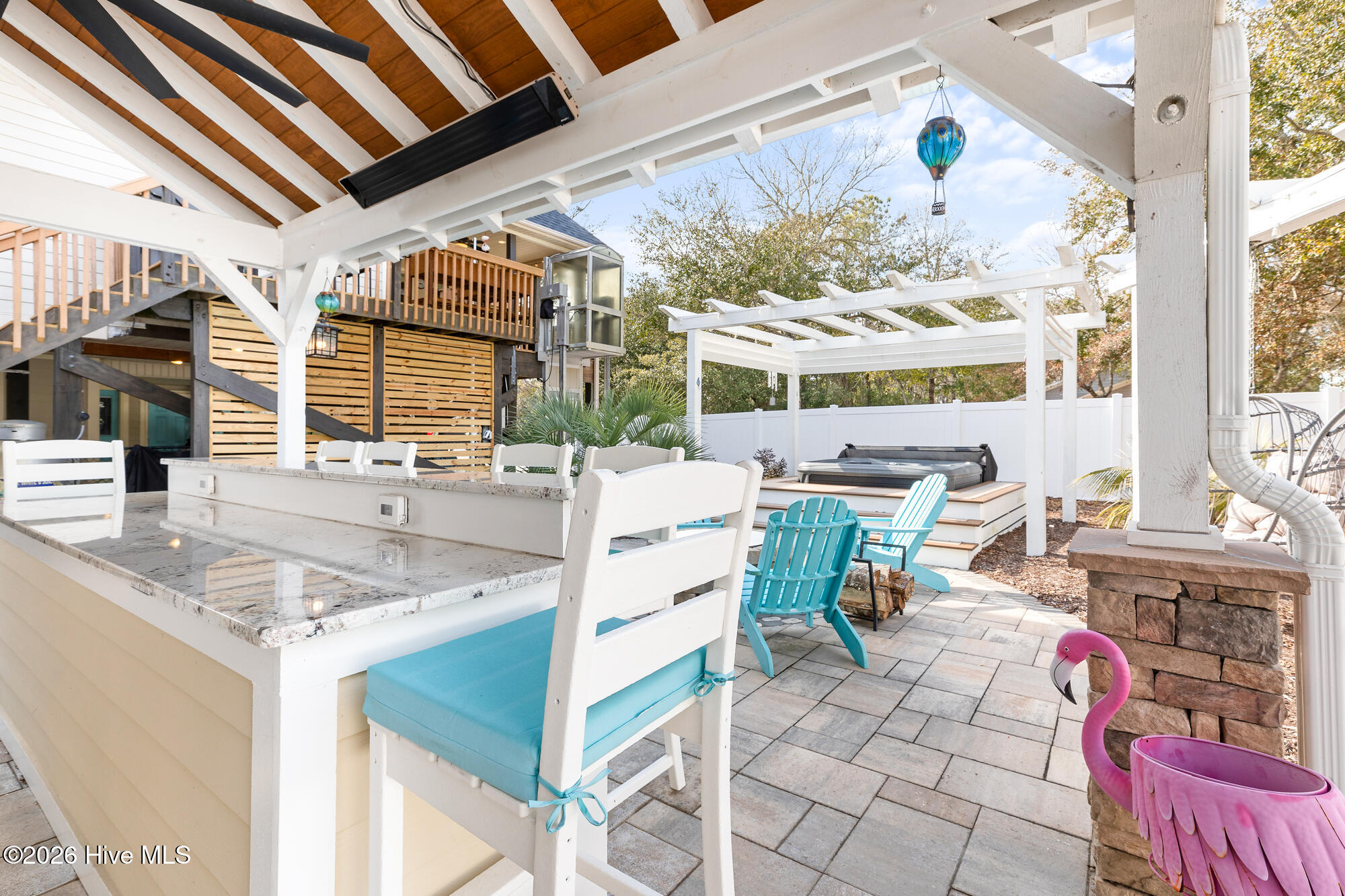 100554367 | Photo 51