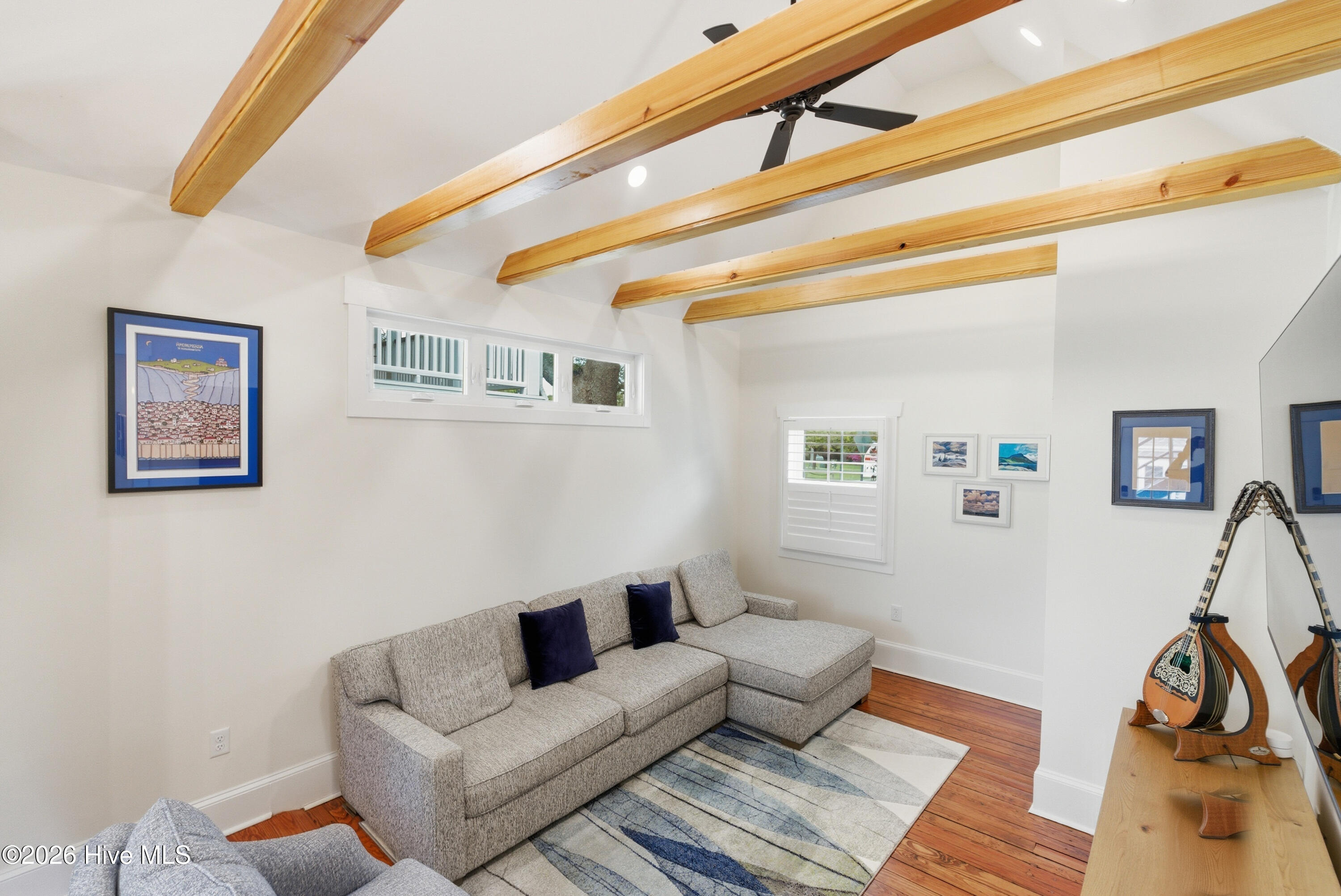 100565818 | Photo 22