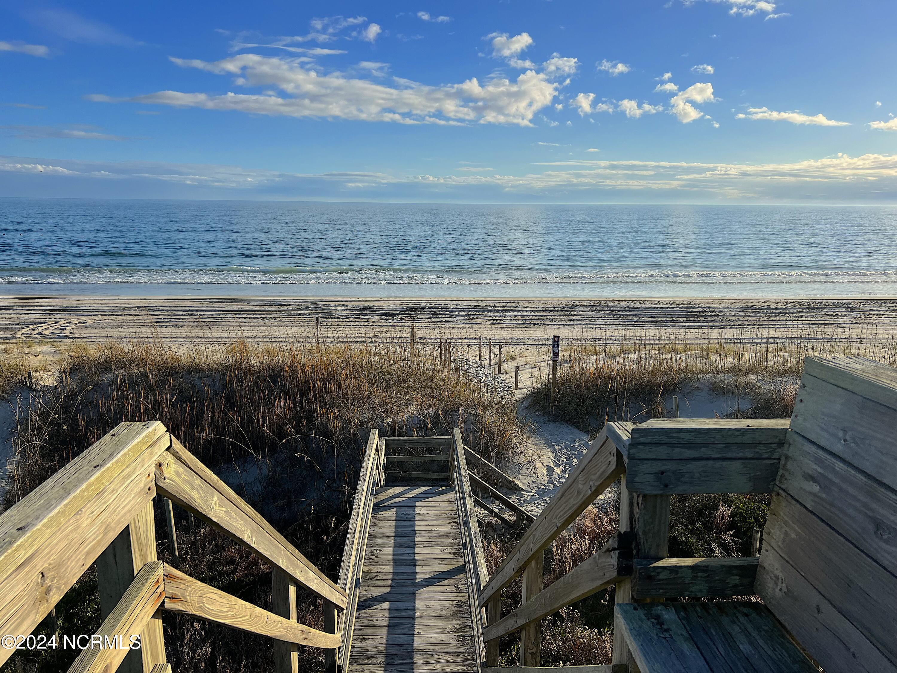 PUBLIC ACCESS TO BEACH