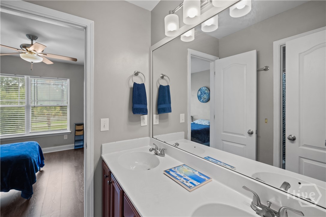 Jack and Jill Bathroom Upstairs 2