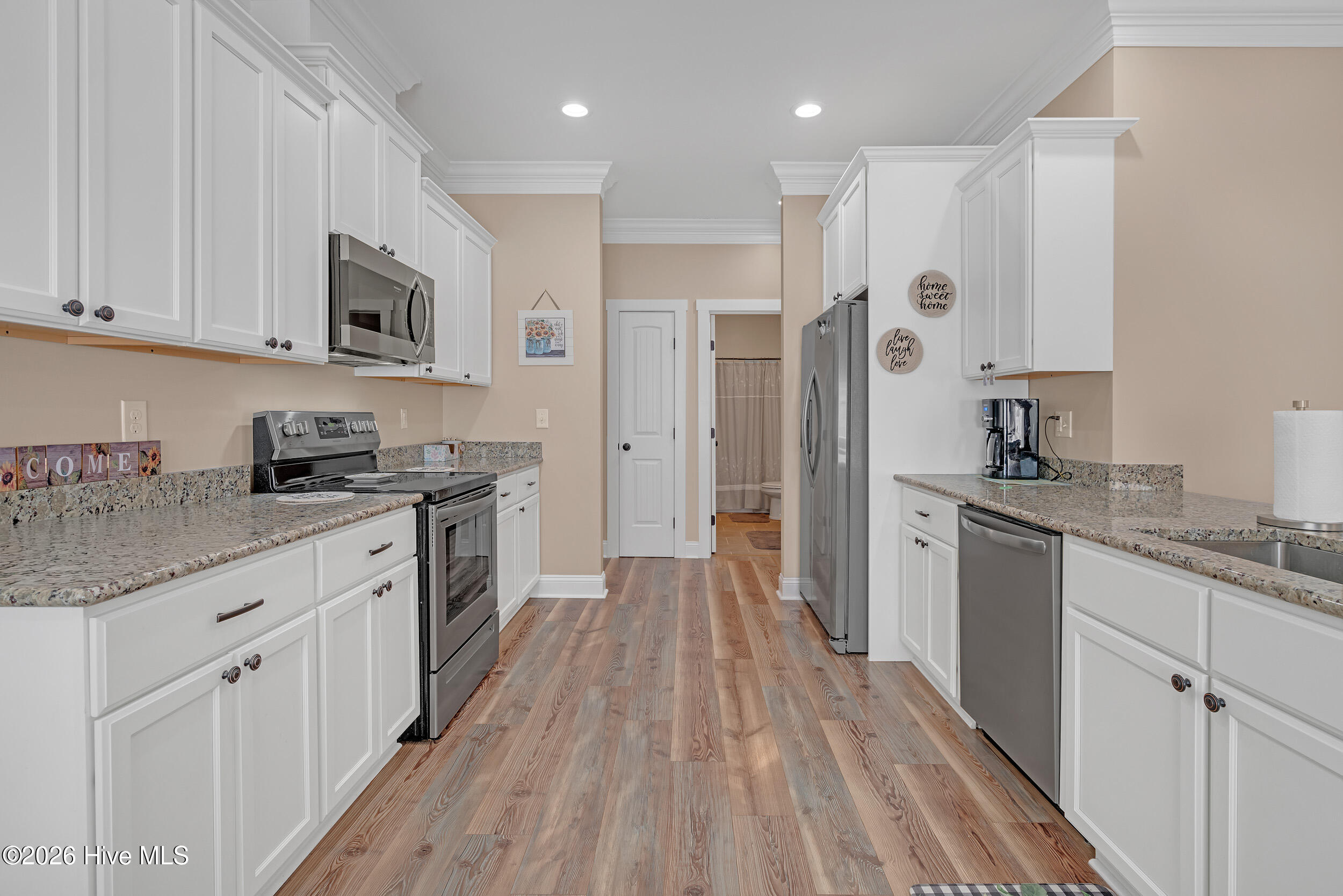 100549984 | Photo 14