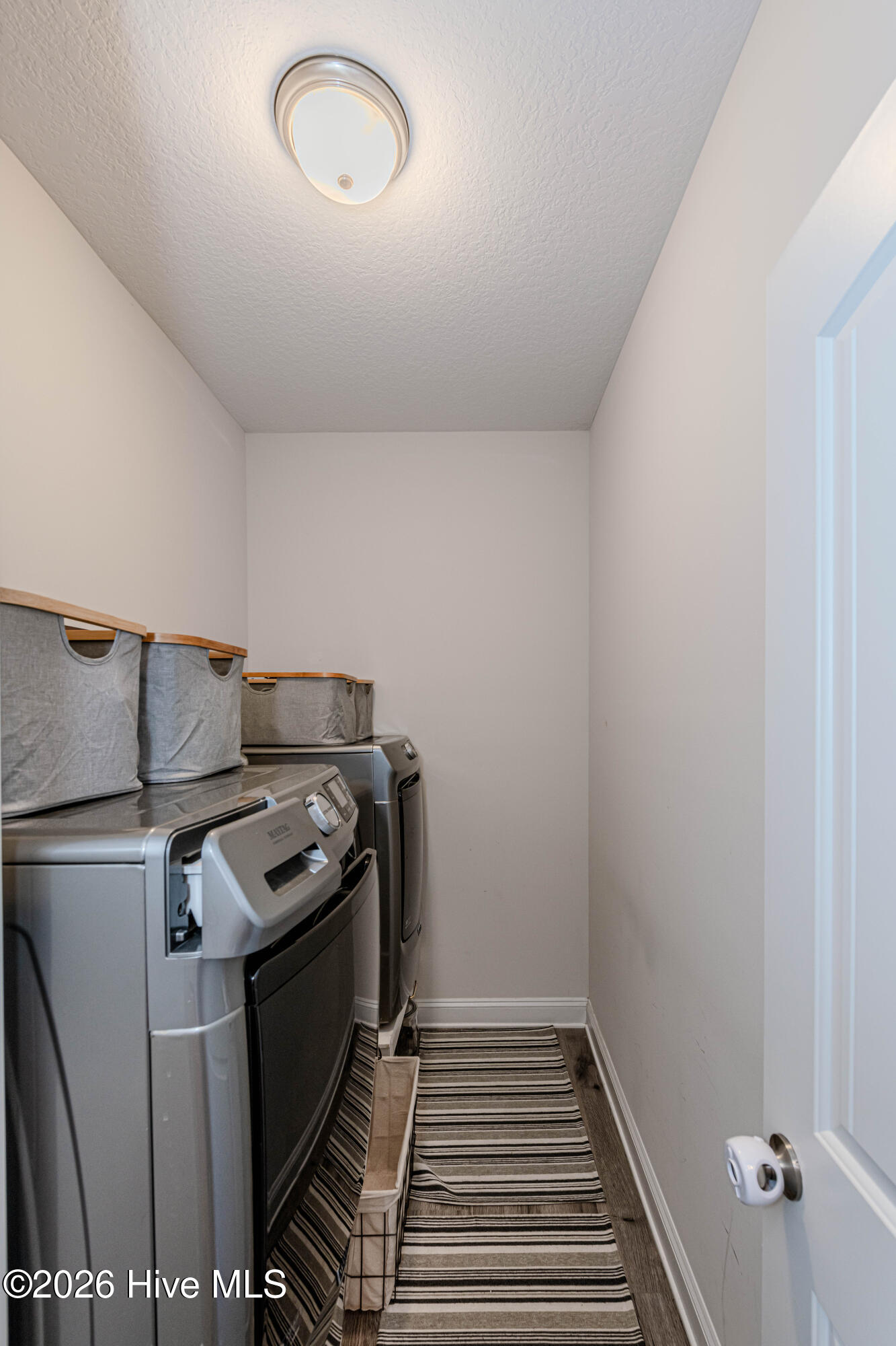 100570010 | Photo 25