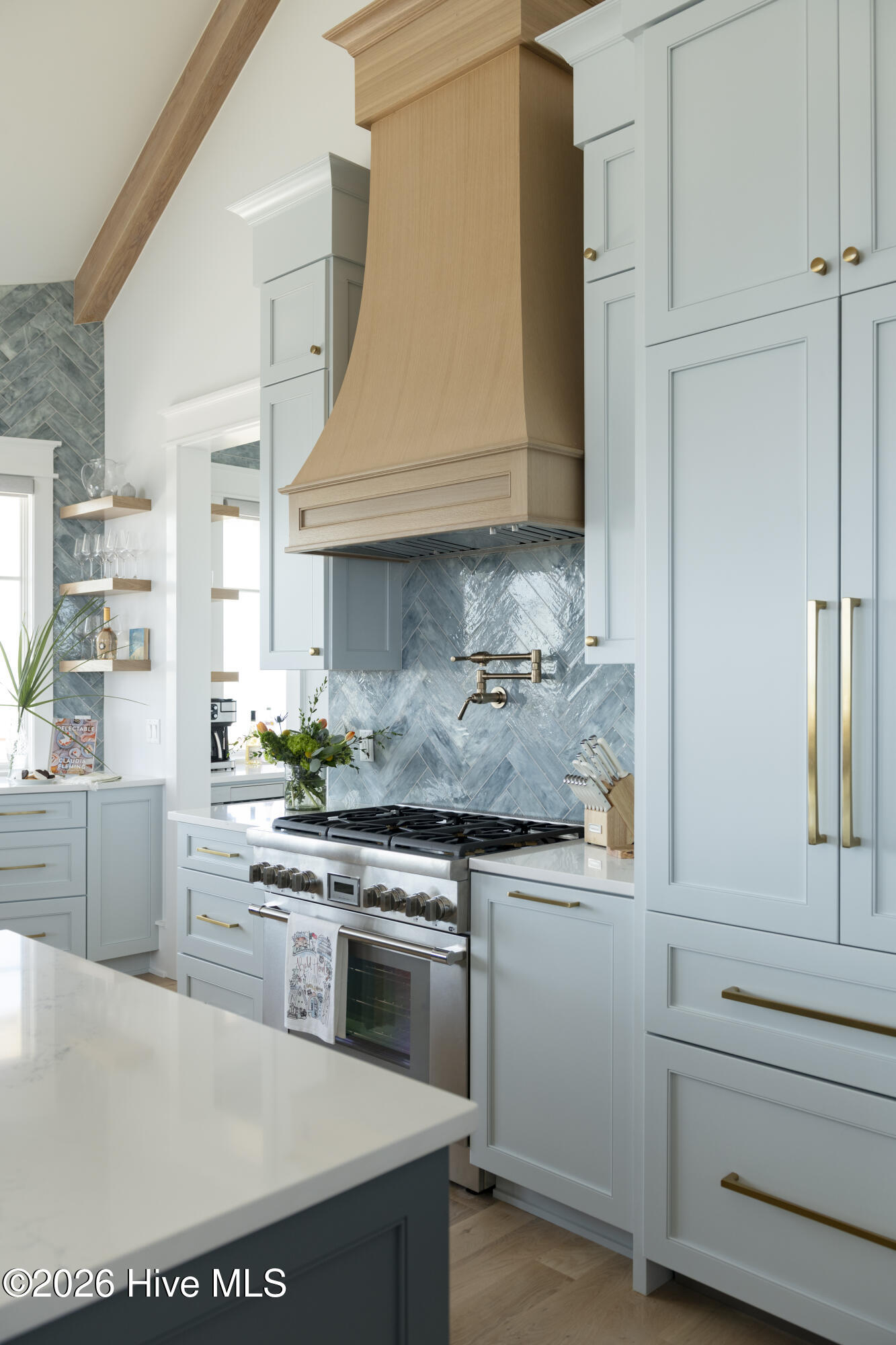 100569969 | Photo 39