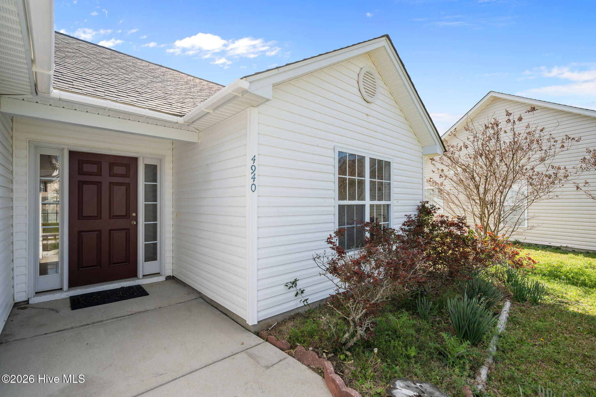 100560946 | Photo 40