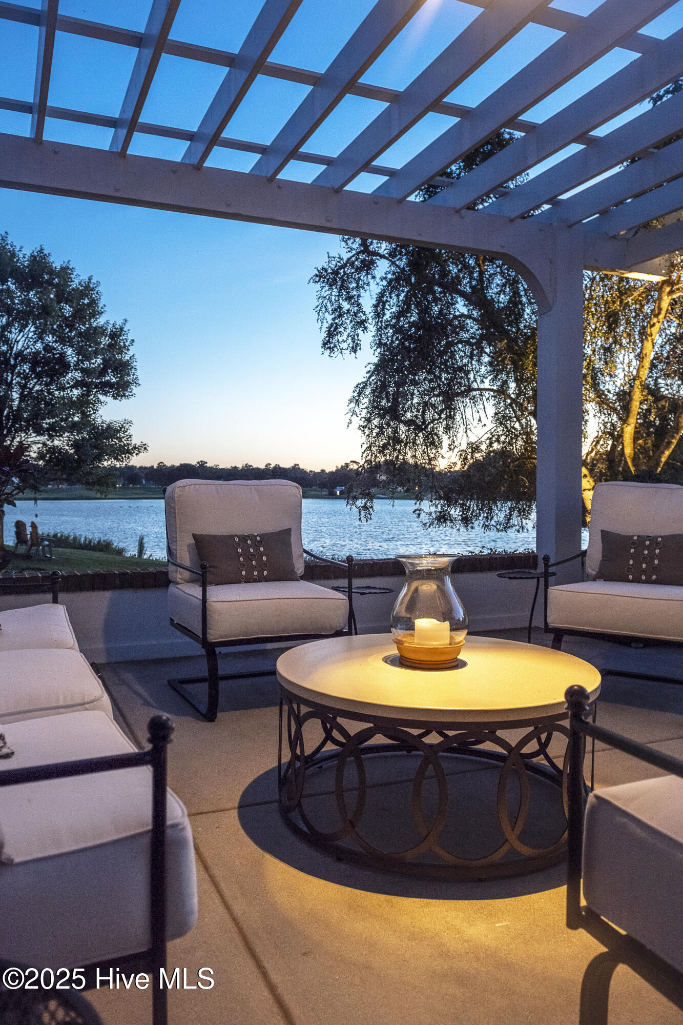 100536039 | Photo 44