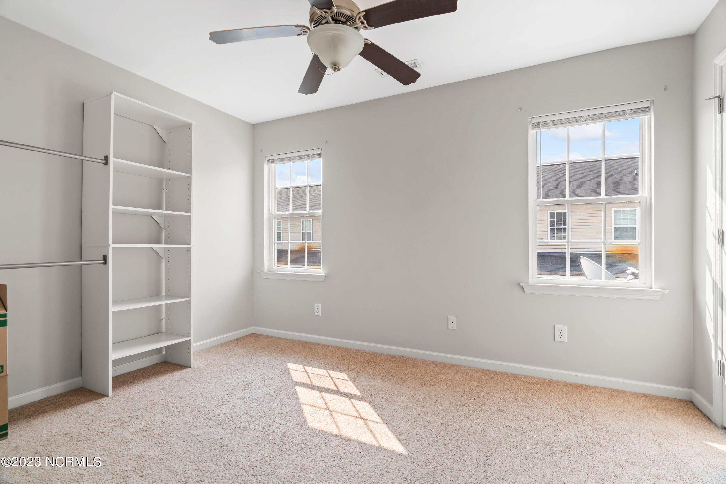 100559780 | Photo 15