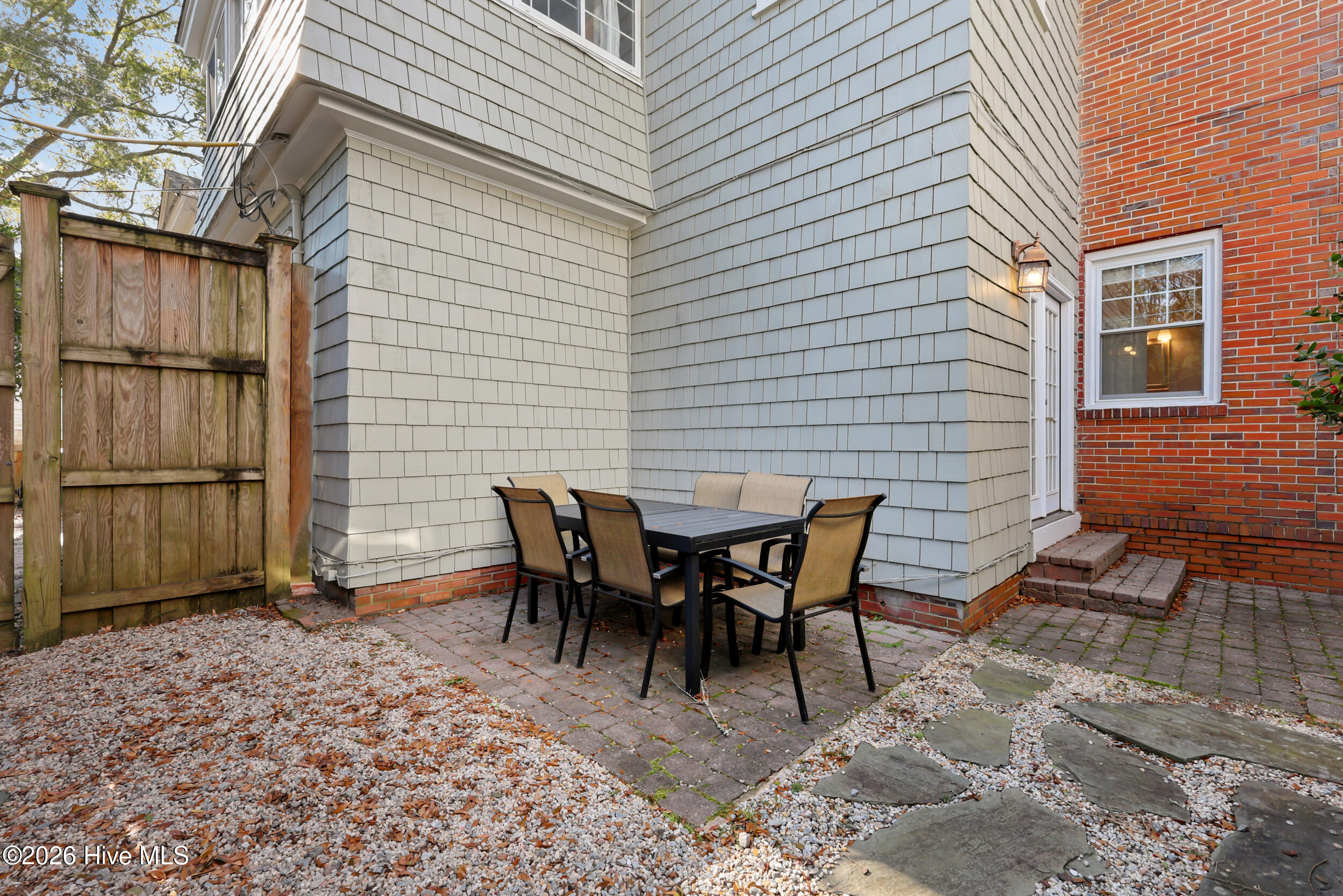 100514178 | Photo 95