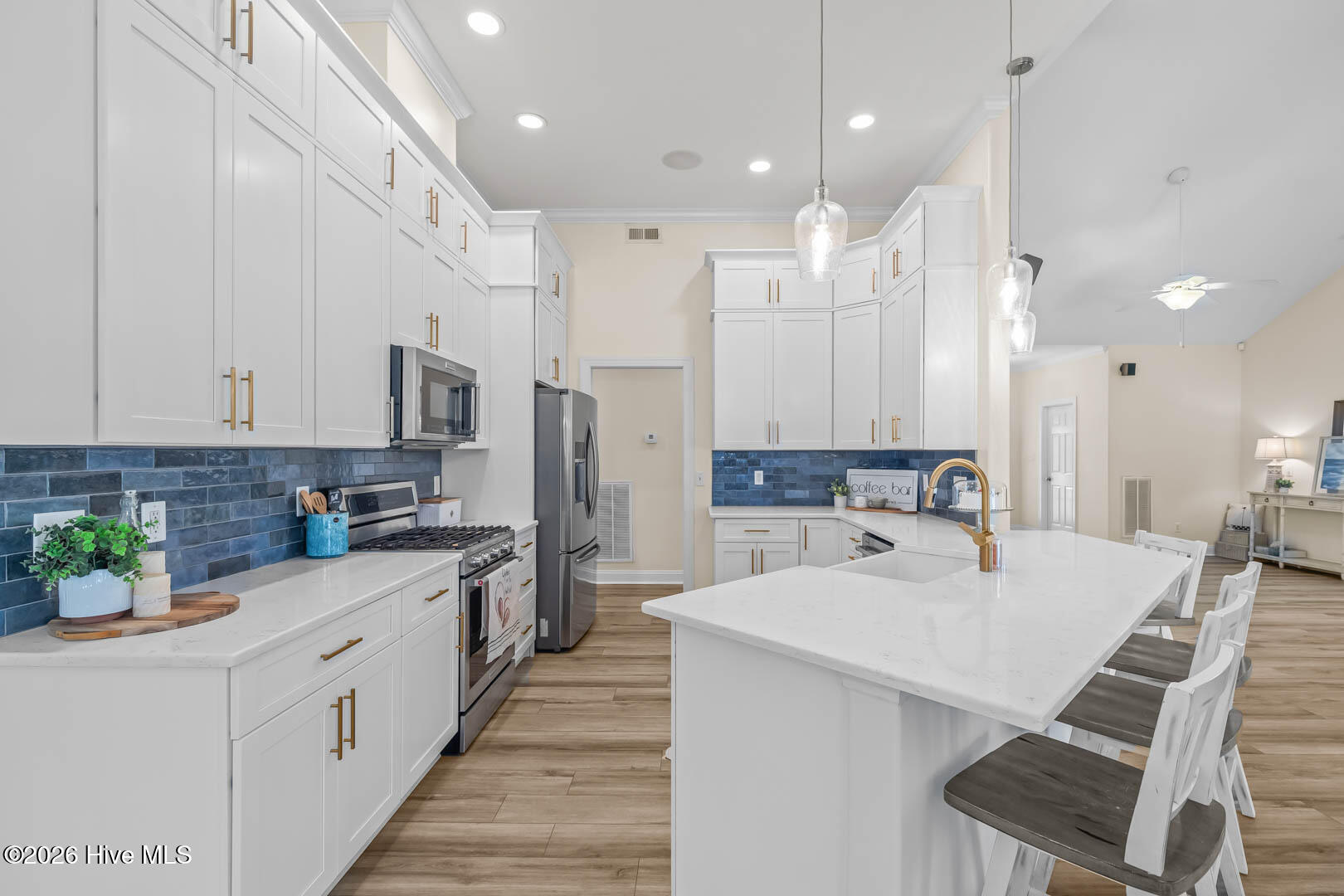 100552363 | Photo 21