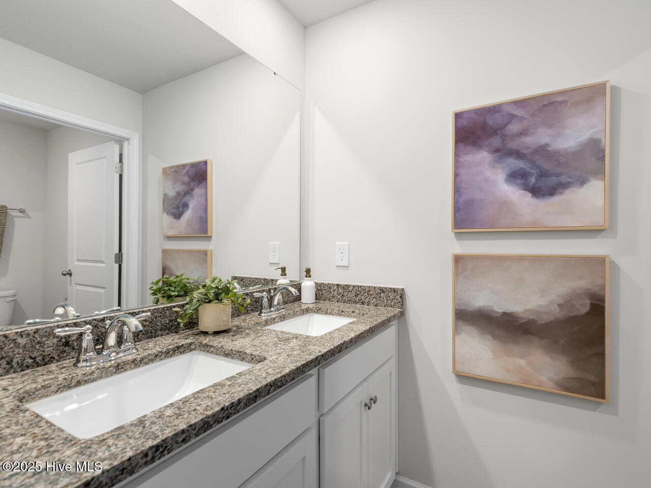 100561656 | Photo 45