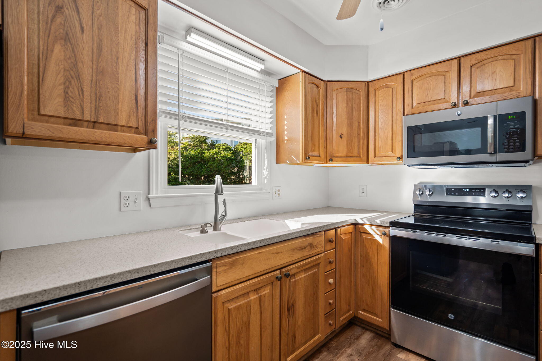 100551832 | Photo 17