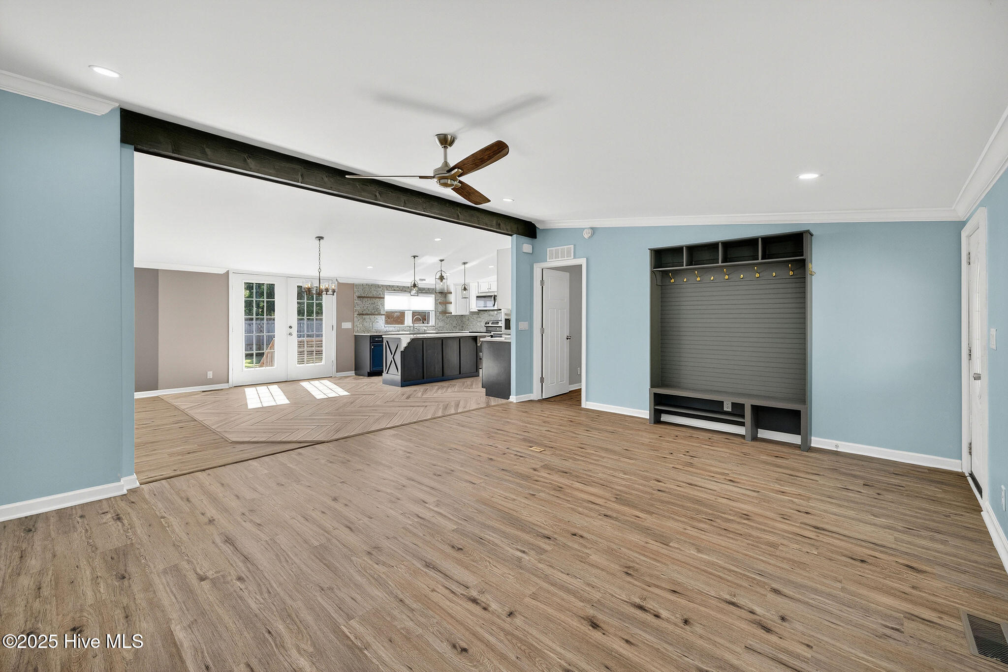 100540799 | Photo 10