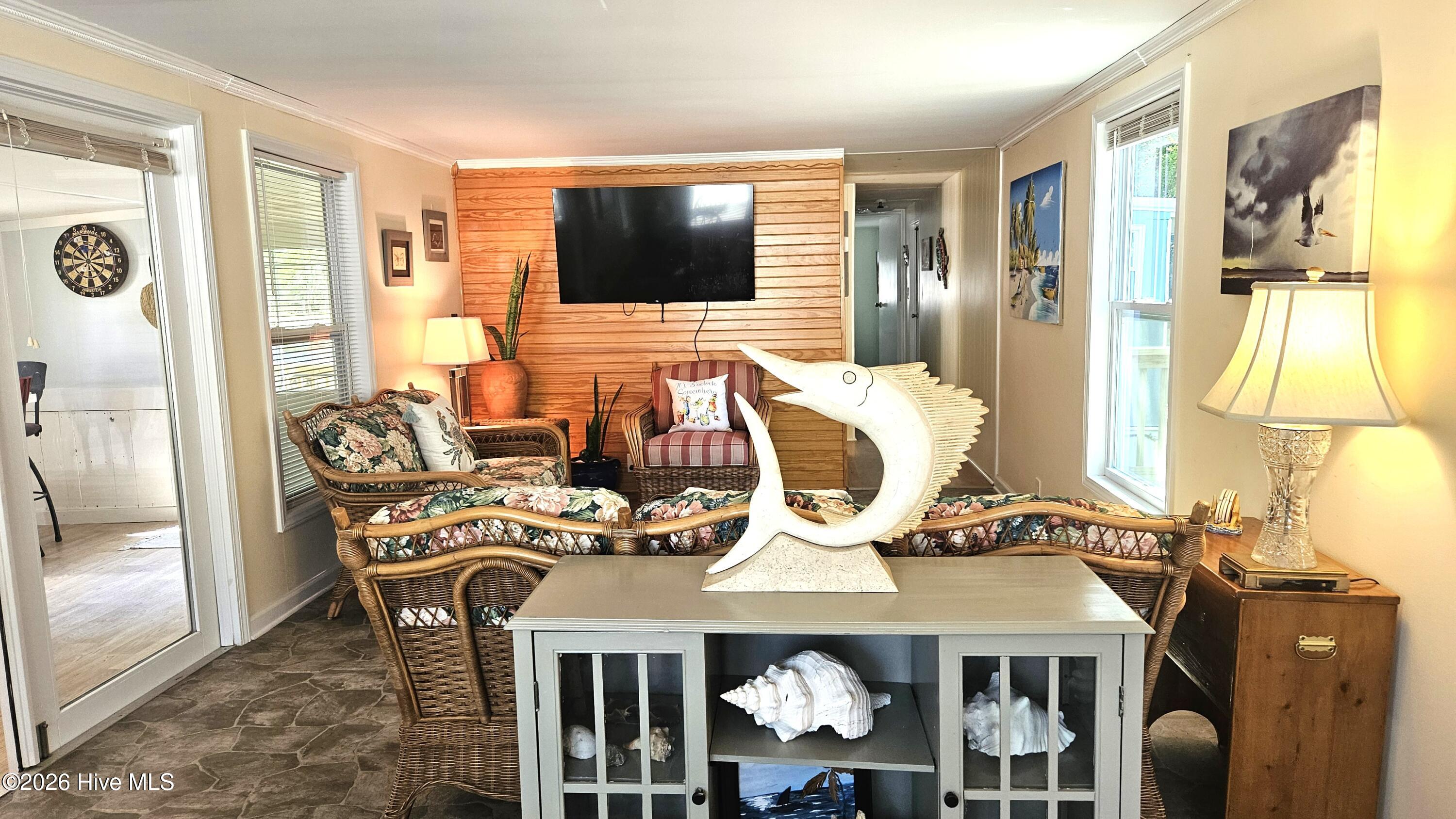 100567850 | Photo 11