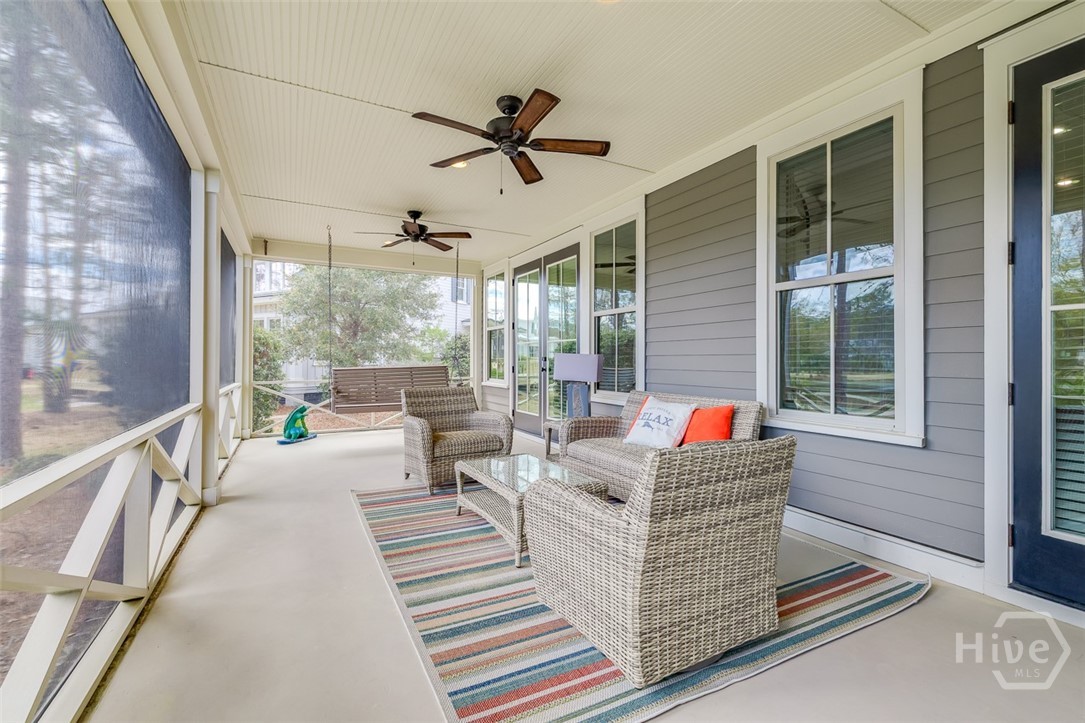 Enormous 36.3'x11.8' screened porch with swing