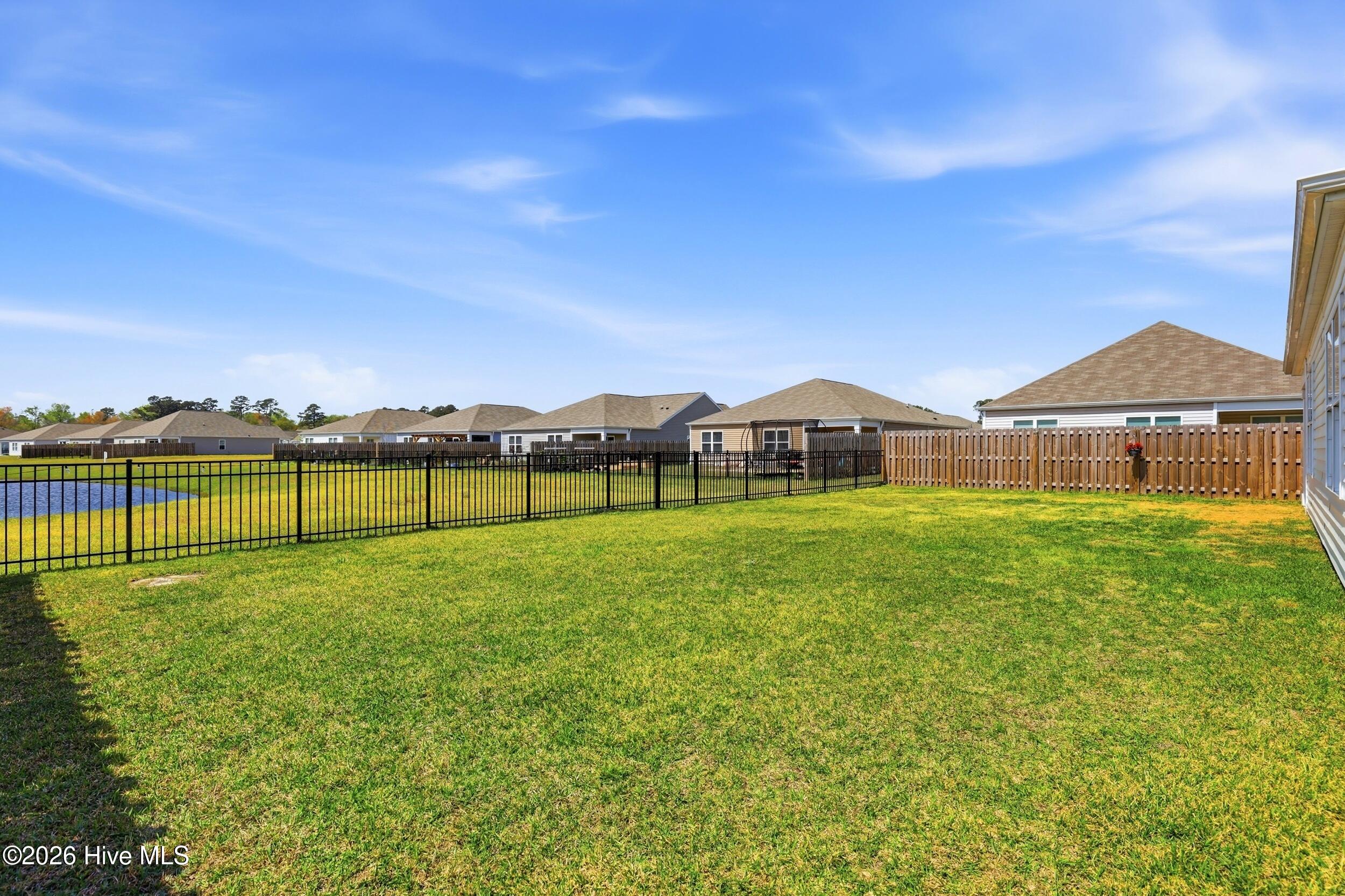 100558236 | Photo 38