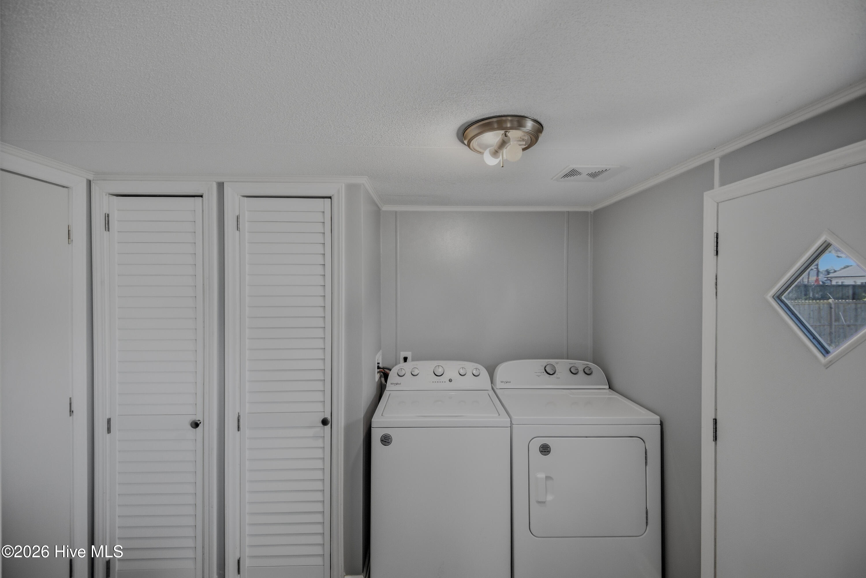 100566324 | Photo 16