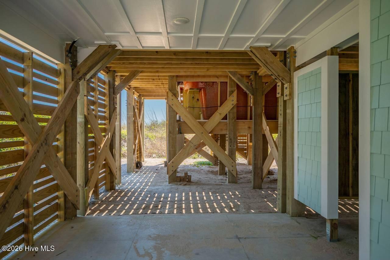 100560212 | Photo 55