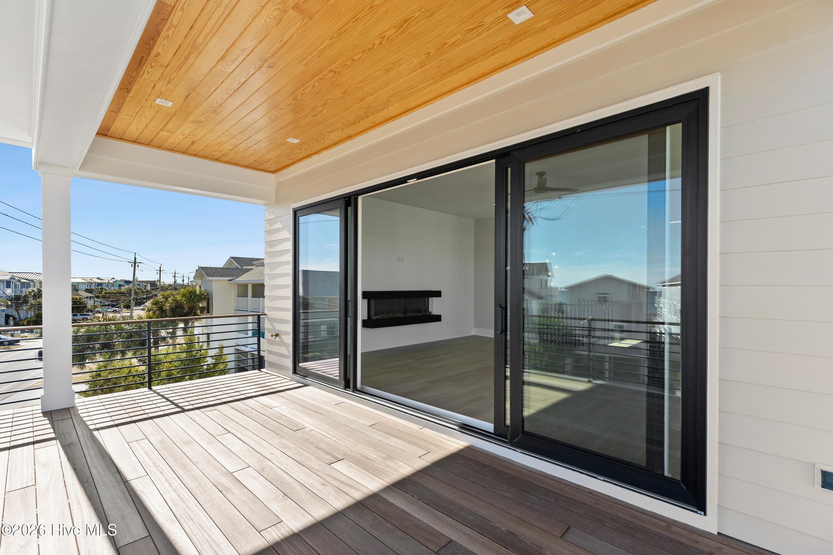 100545146 | Photo 46