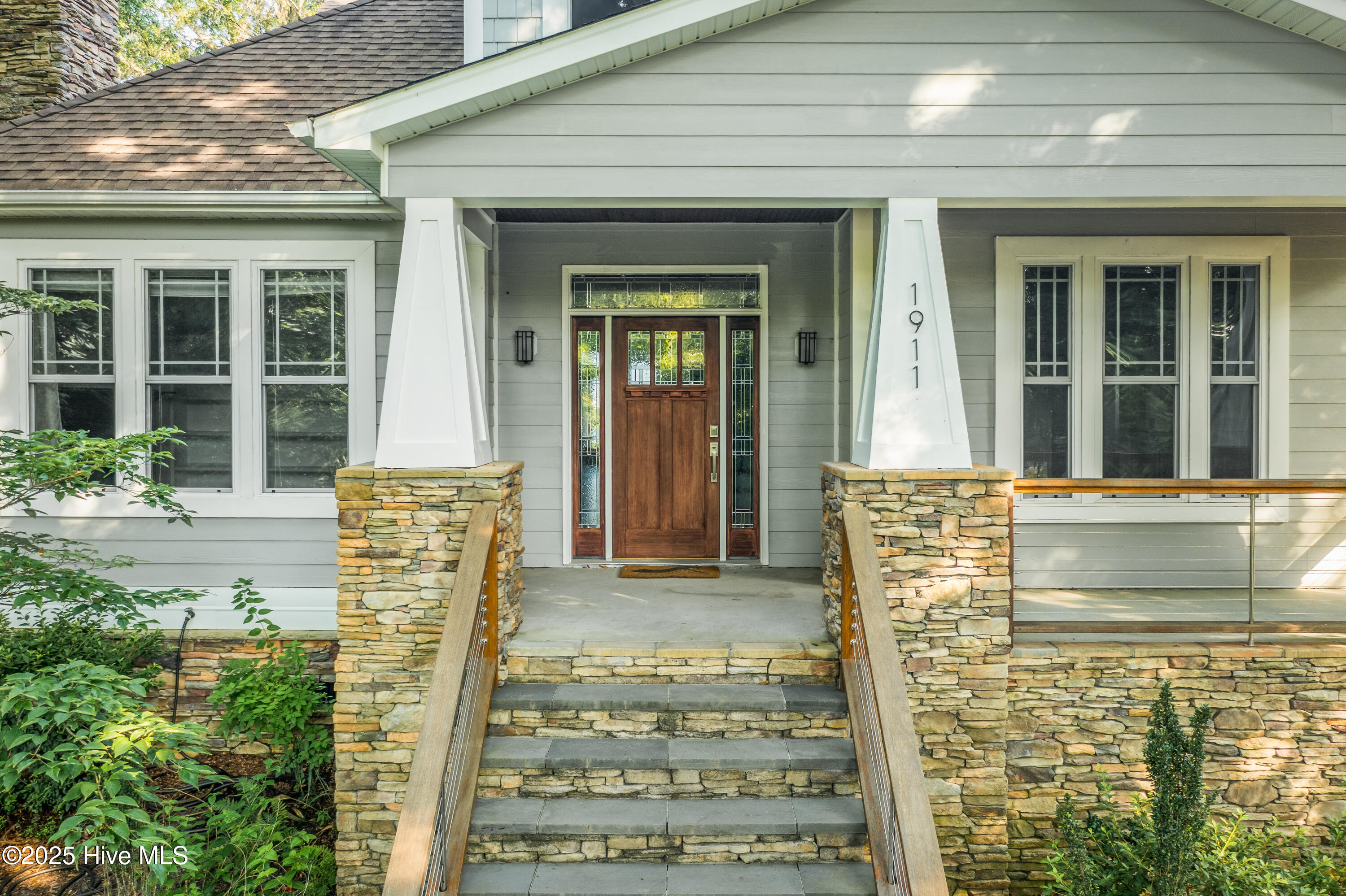 100510082 | Photo 11