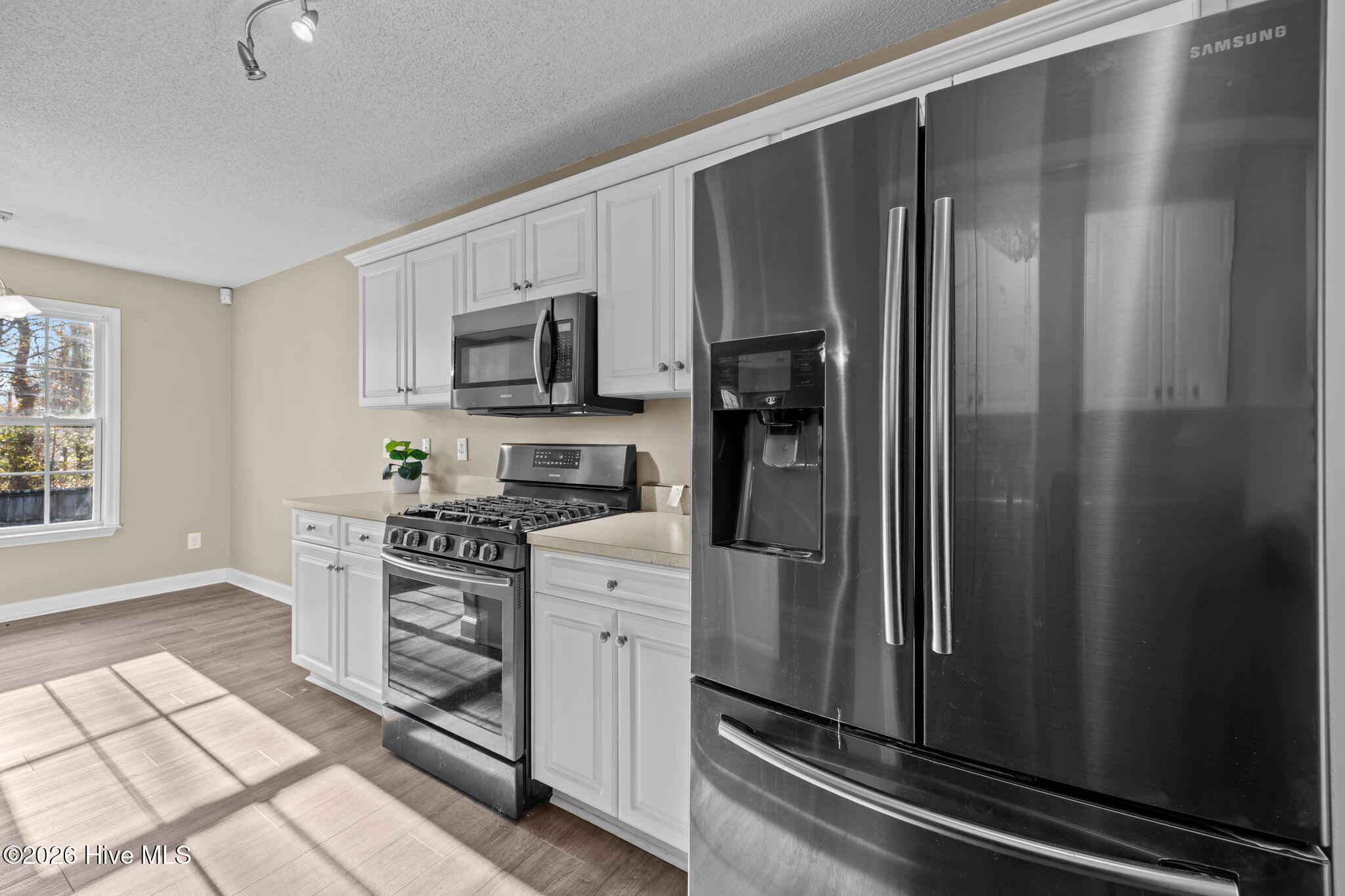 100522490 | Photo 16