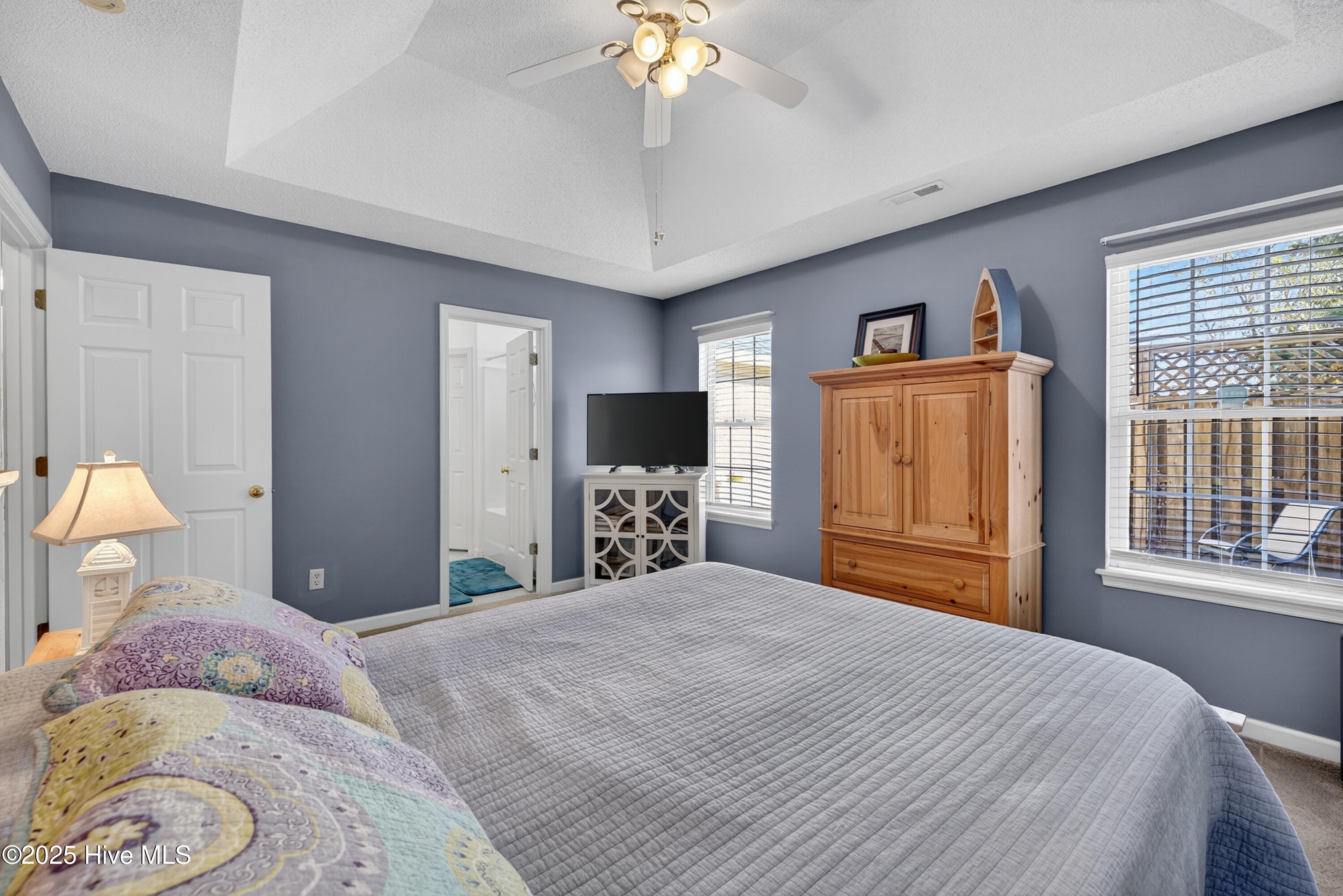 100541266 | Photo 16