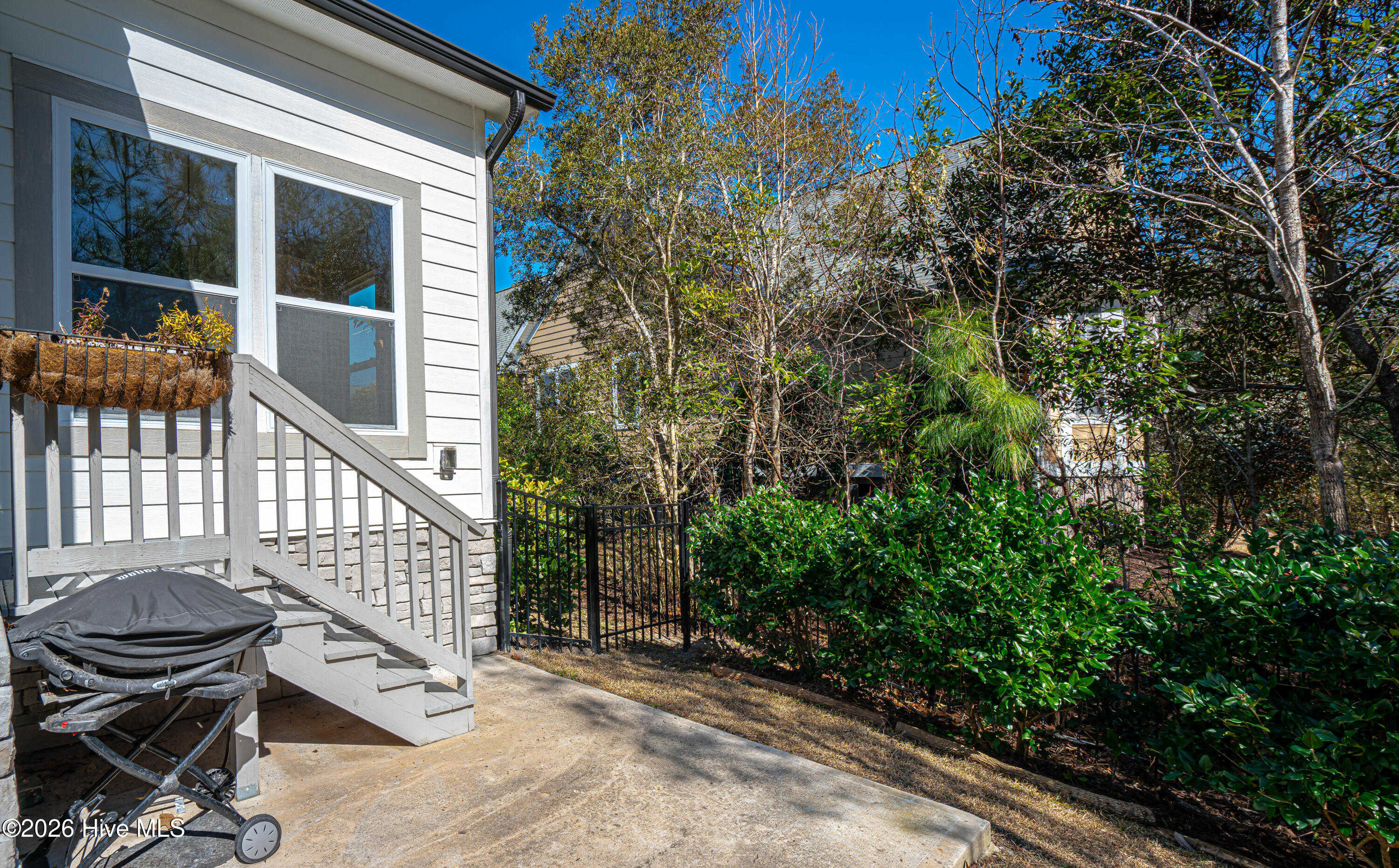 100555417 | Photo 52