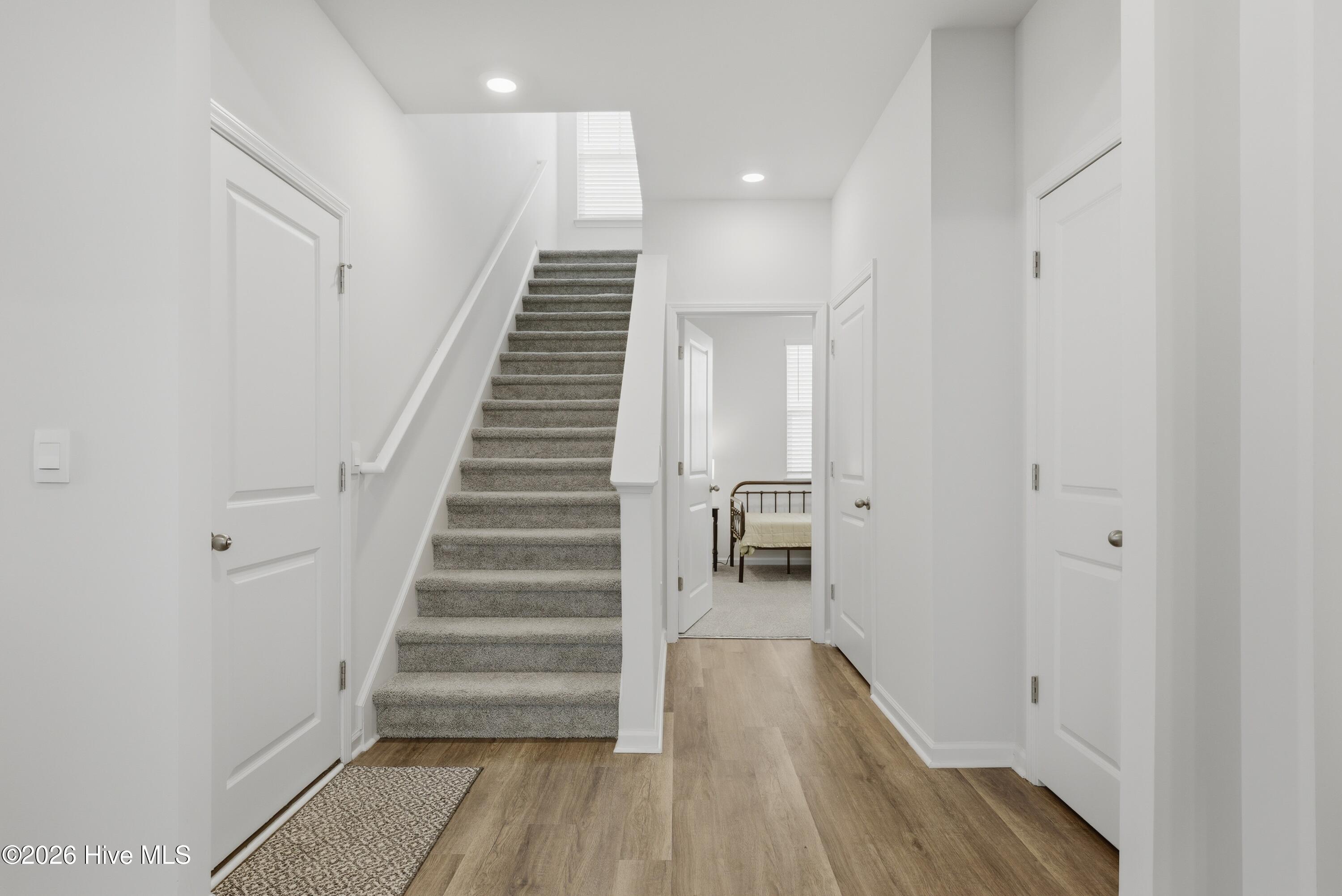 100564310 | Photo 37