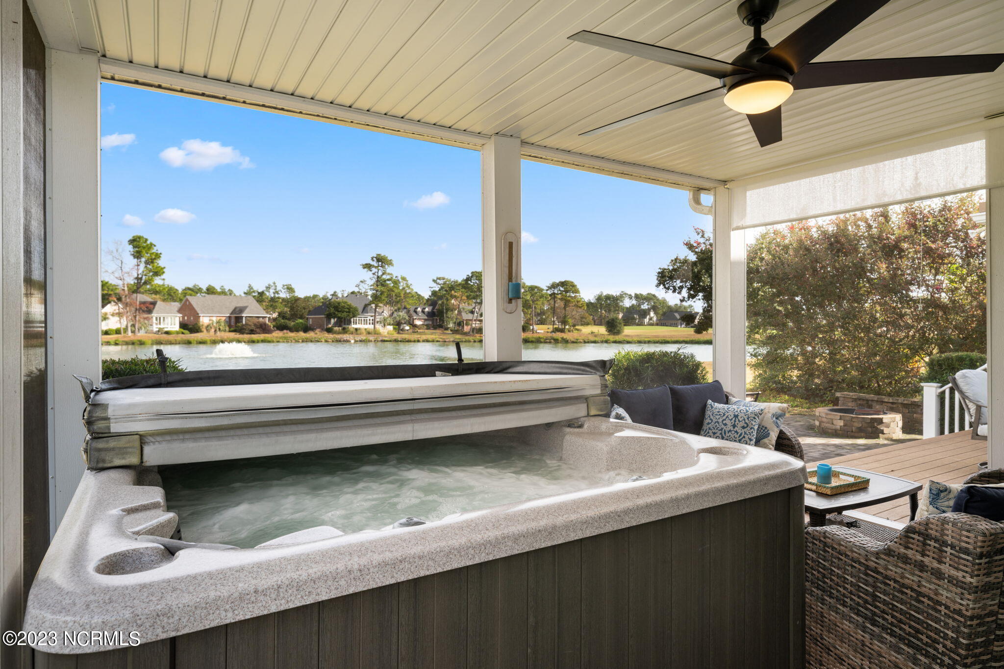 100568274 | Photo 26