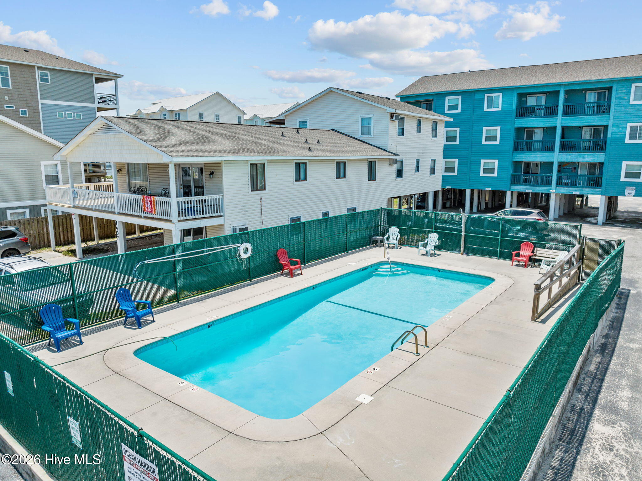 100556842 | Photo 39