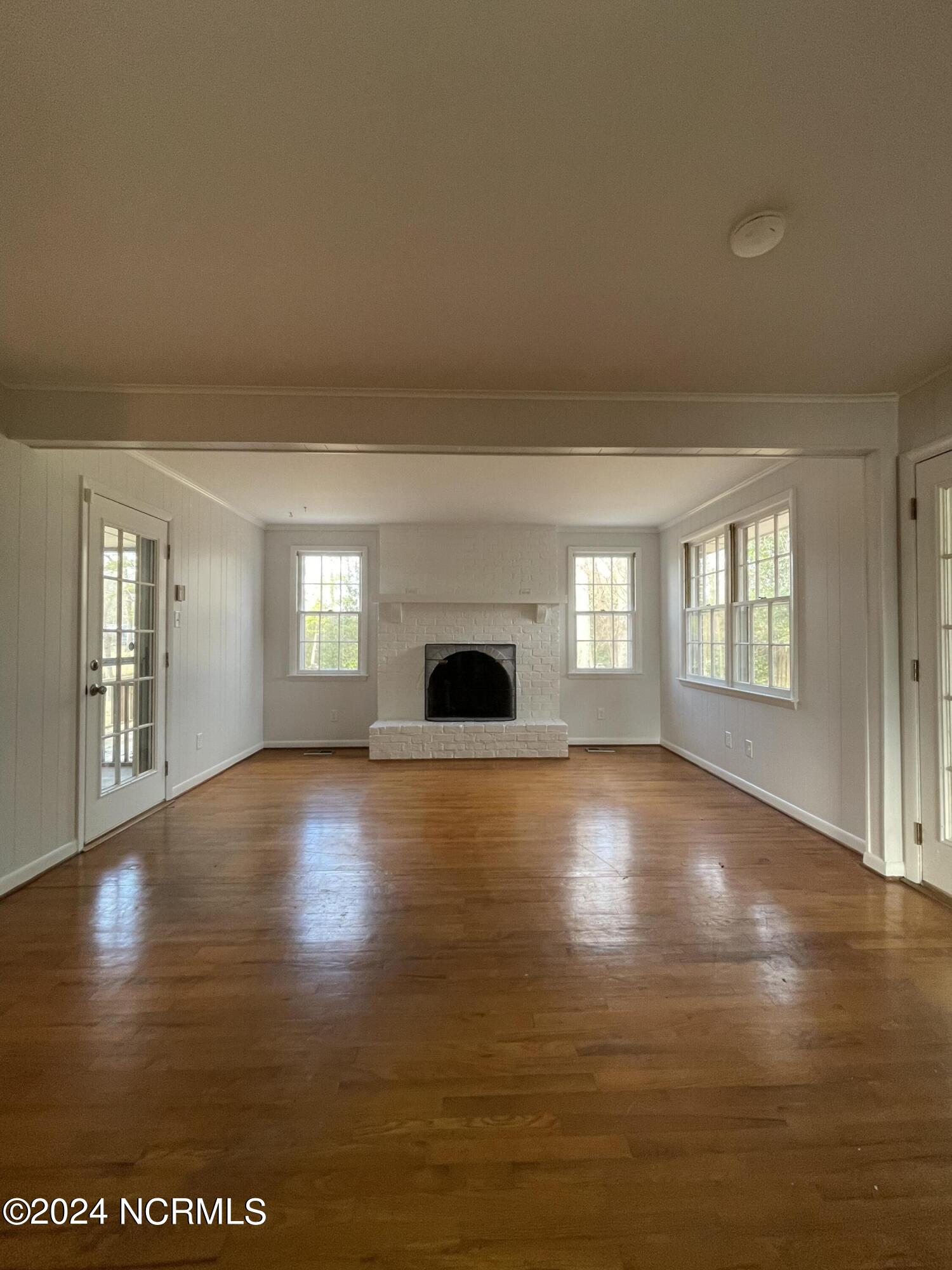 100550614 | Photo 11