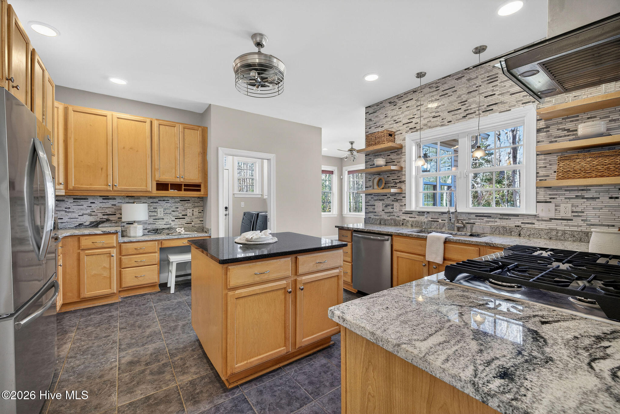 100554466 | Photo 22