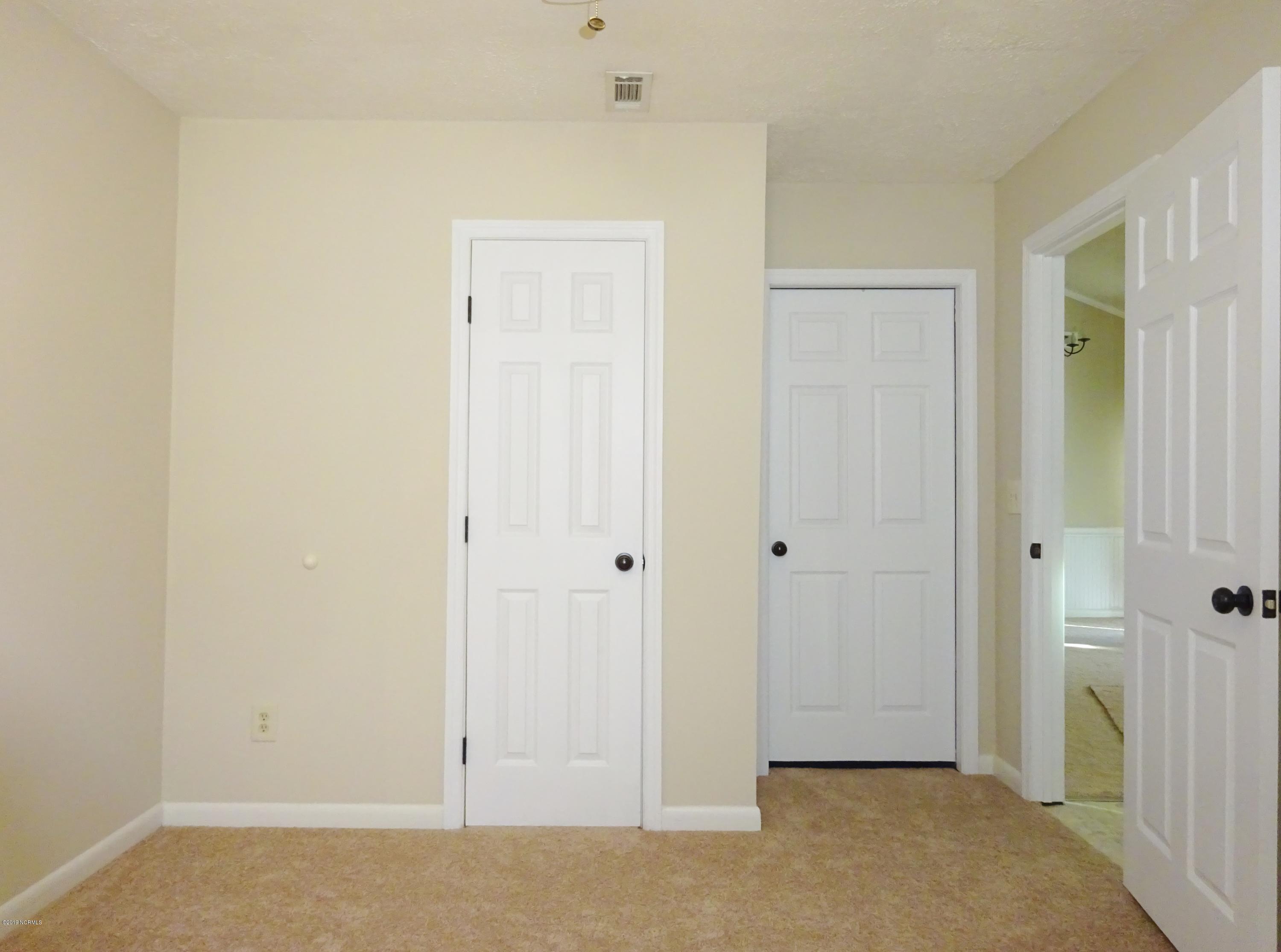 100560130 | Photo 21