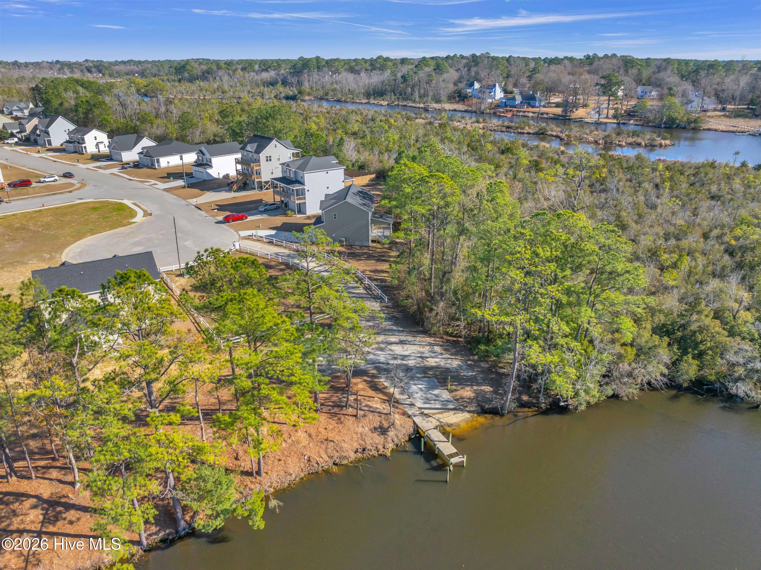 100542089 | Photo 44