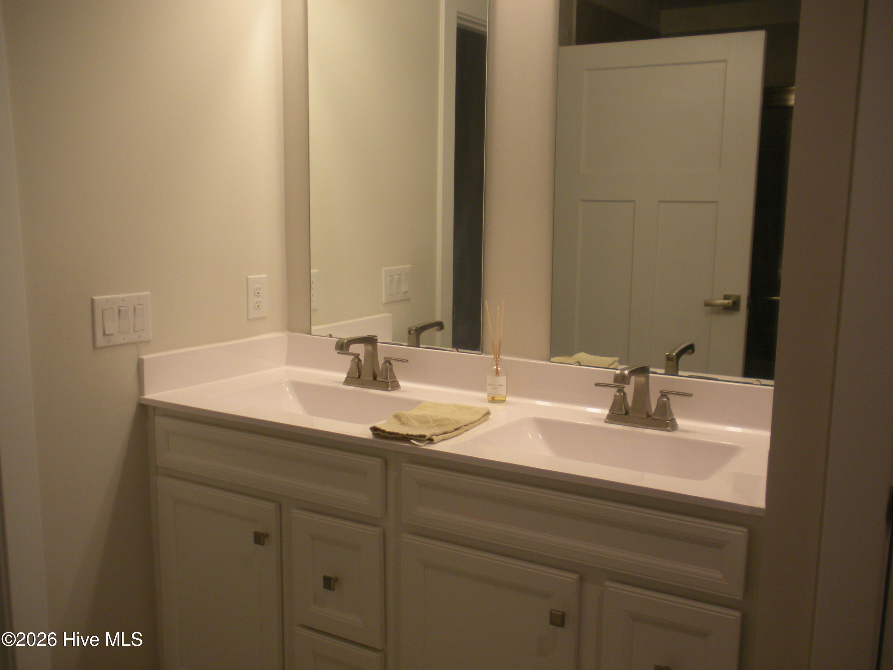 100548269 | Photo 14