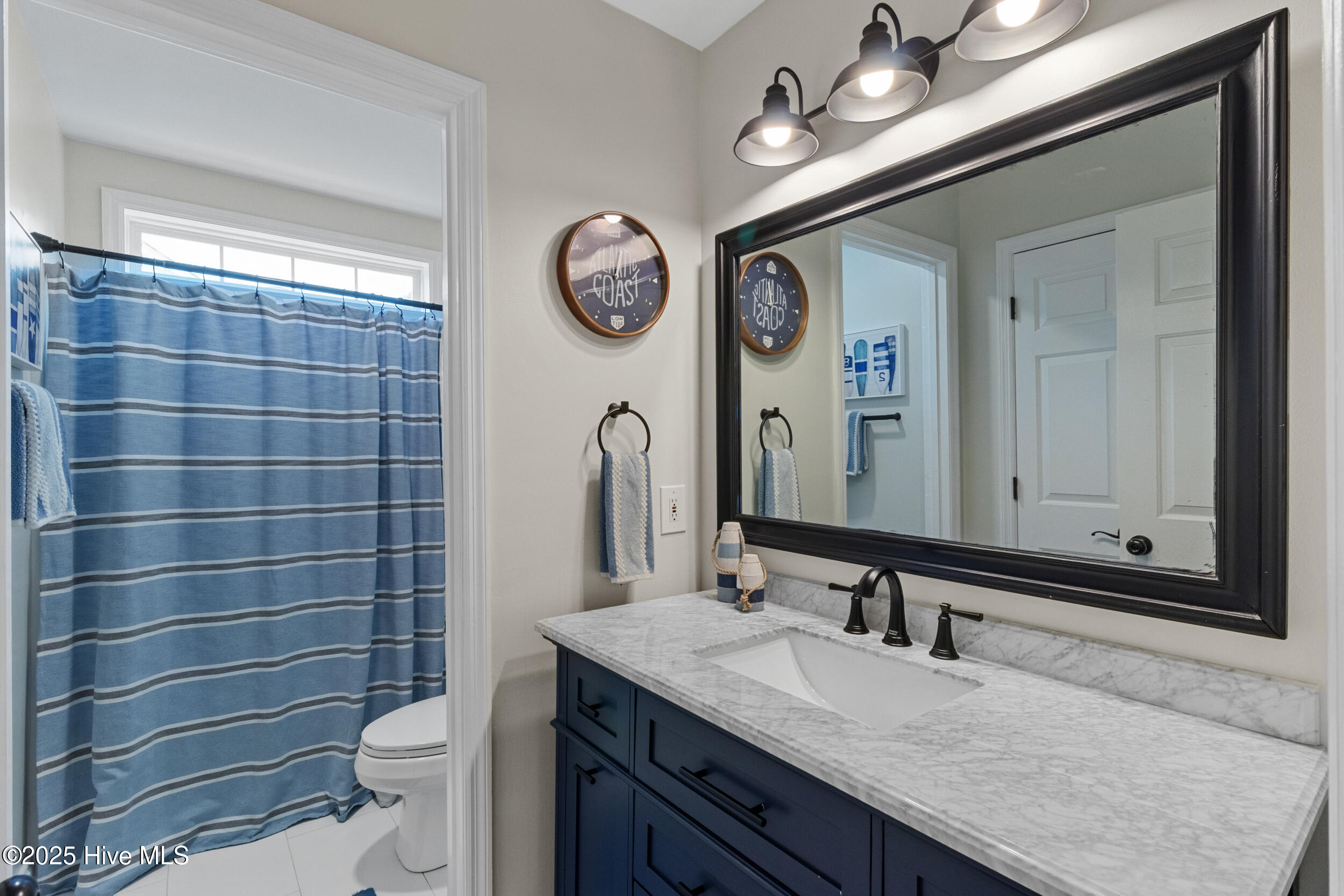 100552310 | Photo 25