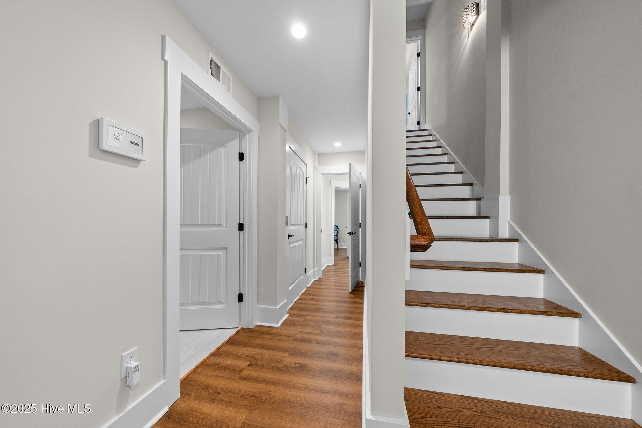 100538884 | Photo 38