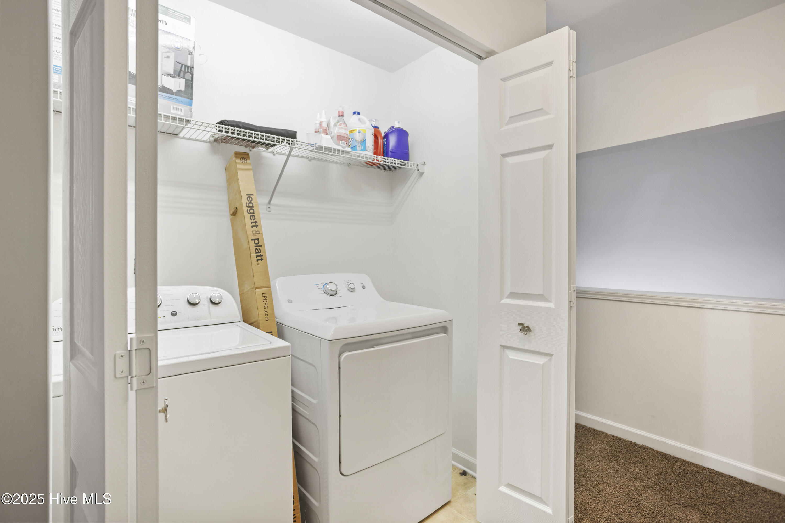 100496889 | Photo 32