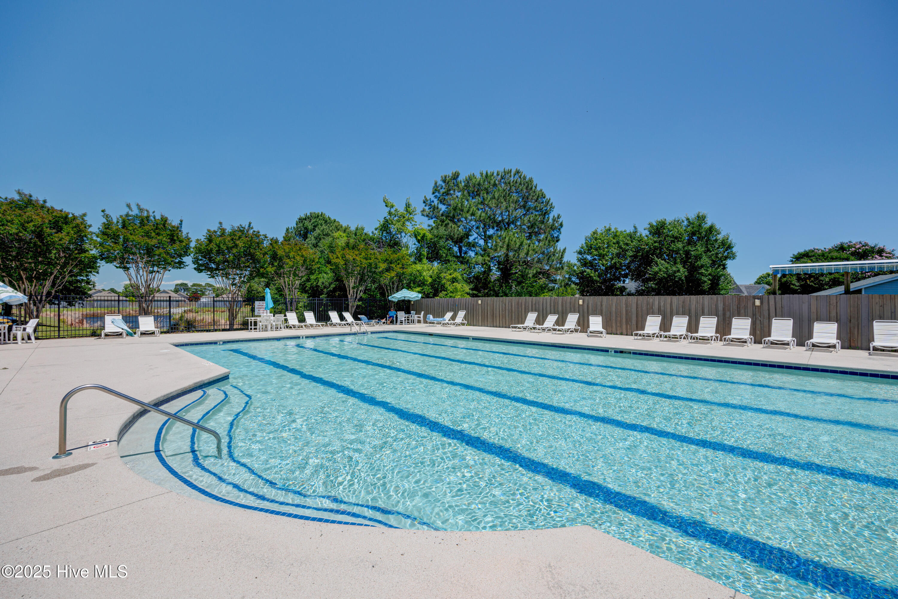 100541920 | Photo 63