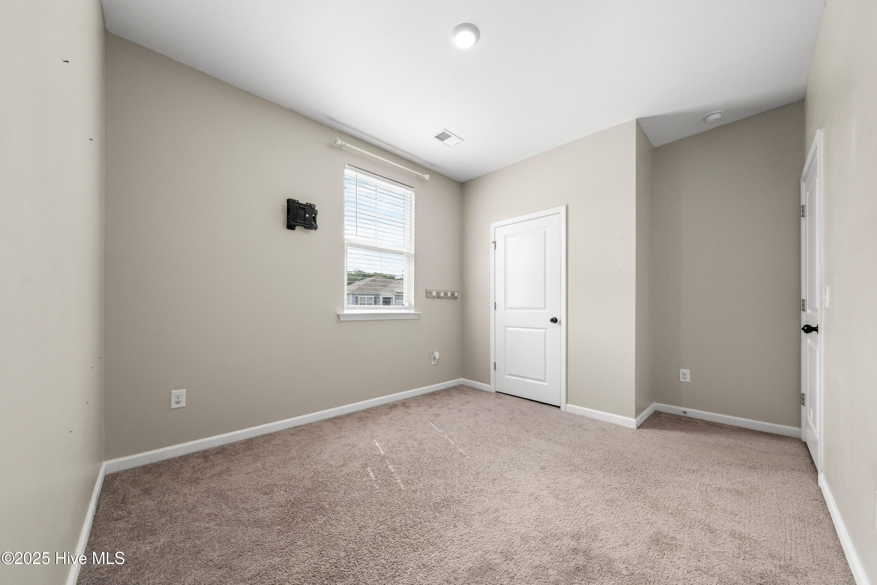 100521762 | Photo 27