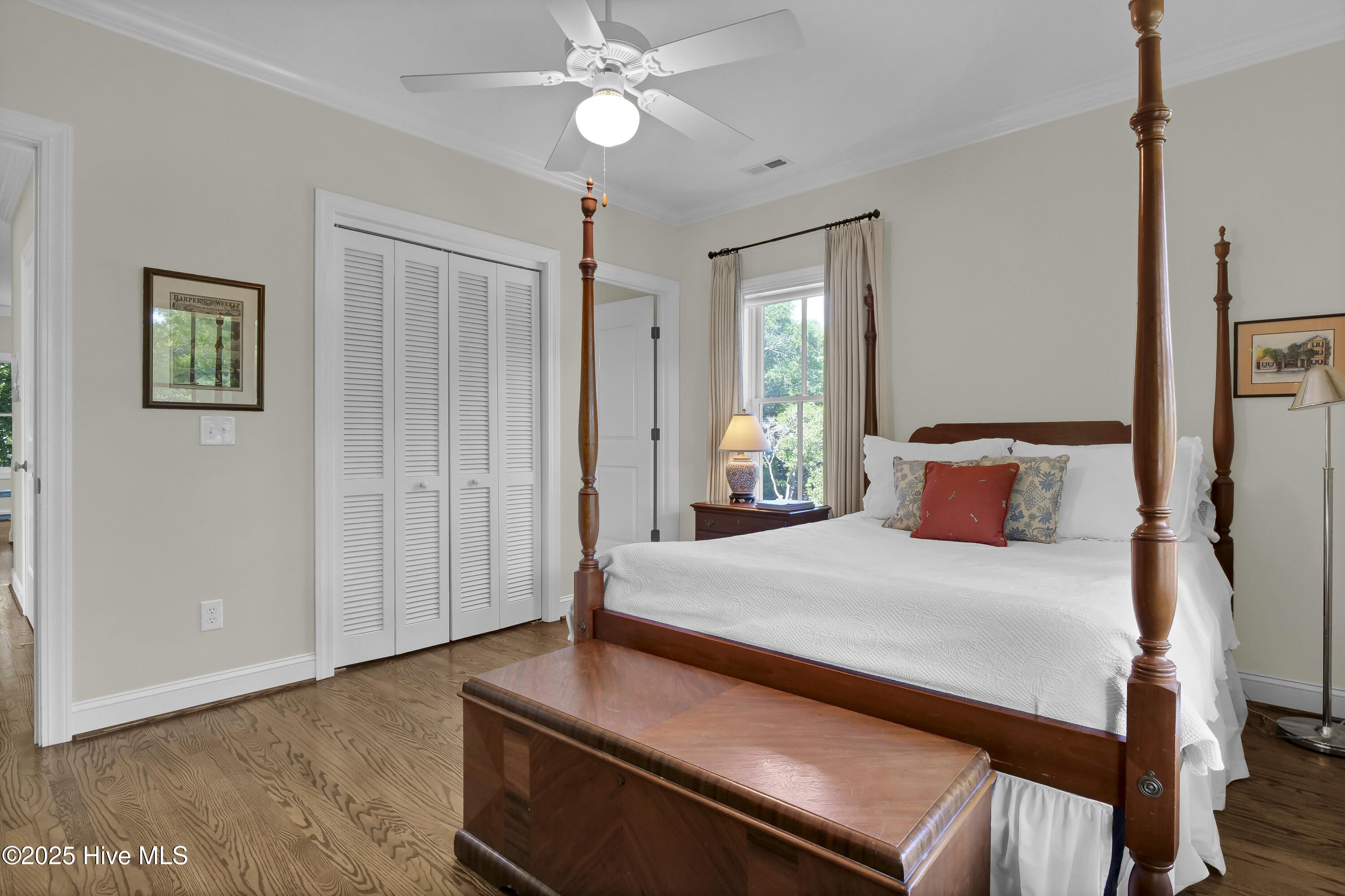 100528059 | Photo 23