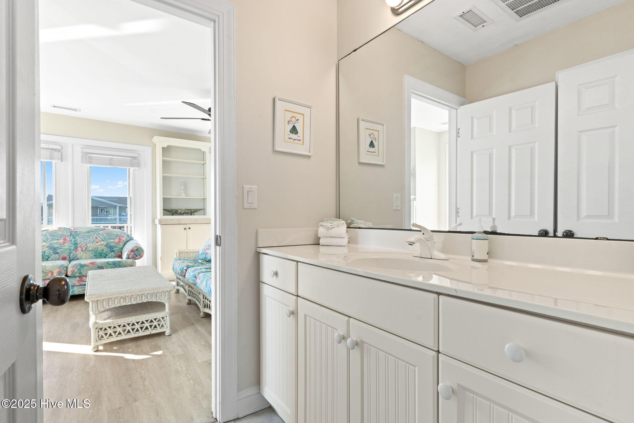 100541460 | Photo 51