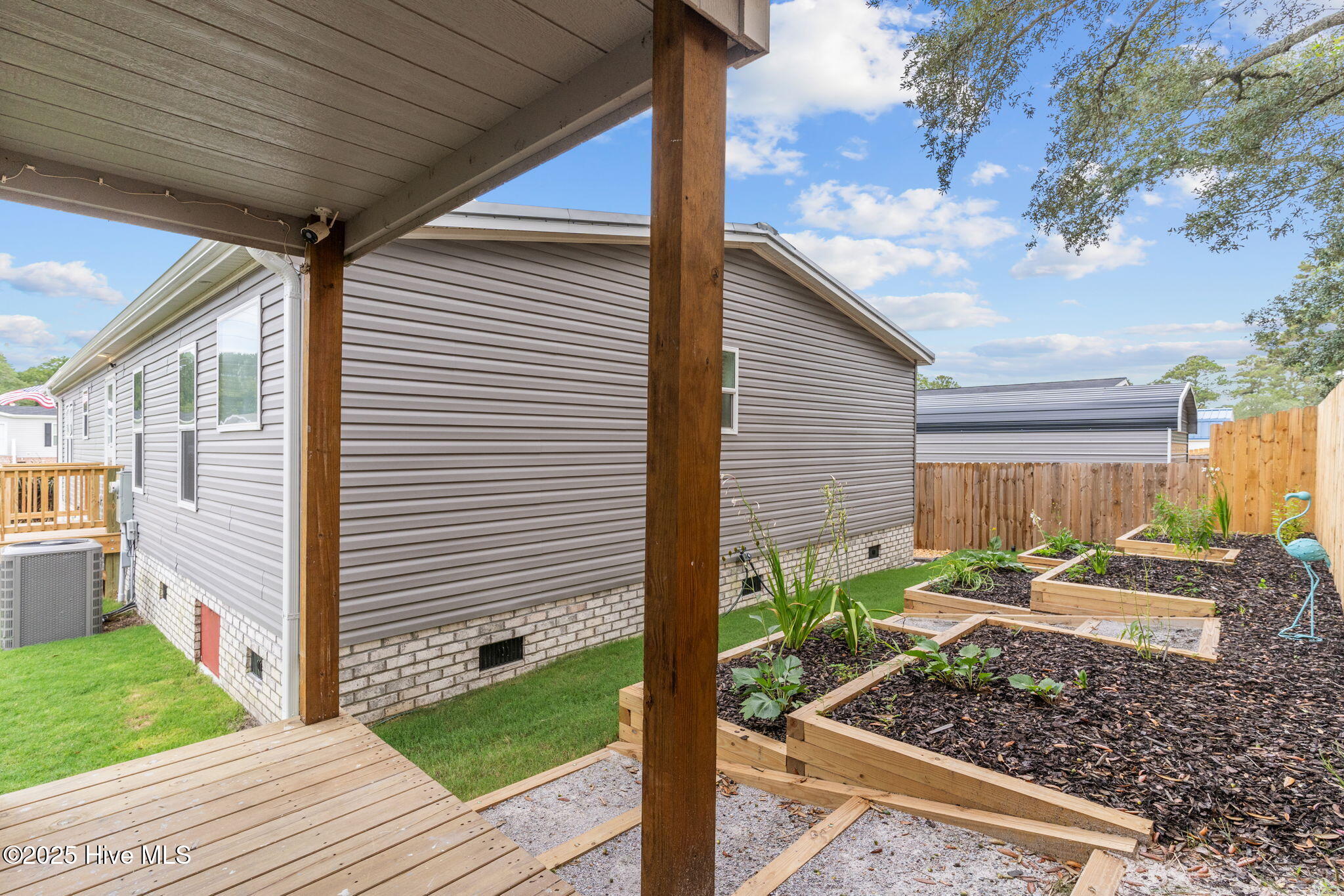 100530001 | Photo 40