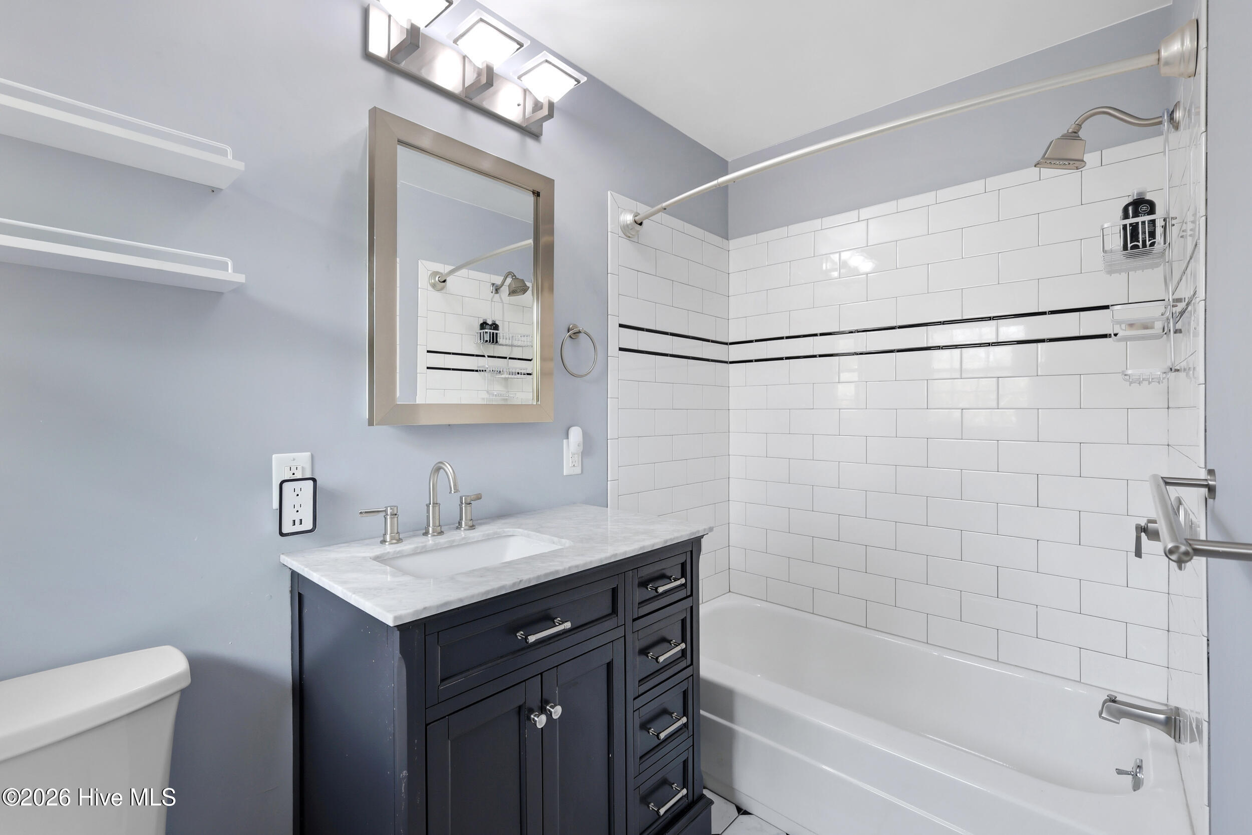 100564649 | Photo 16