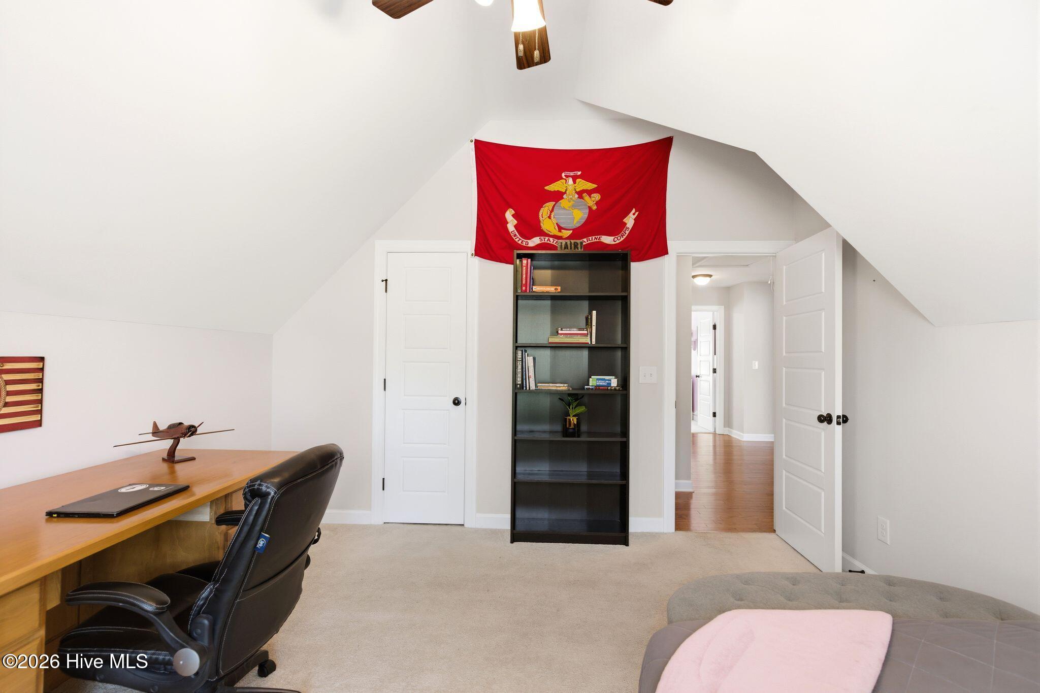 100563379 | Photo 48