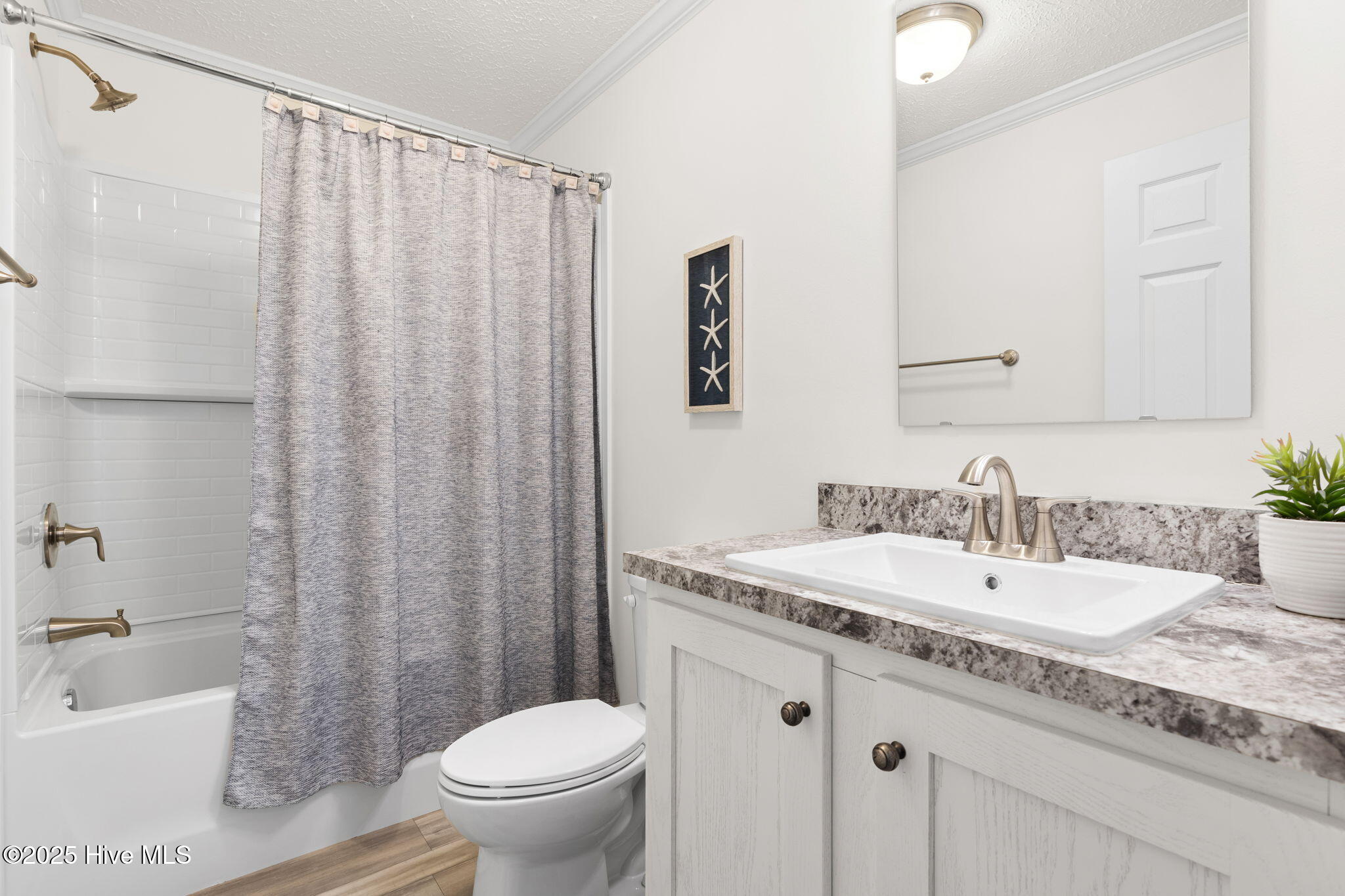 100542585 | Photo 21