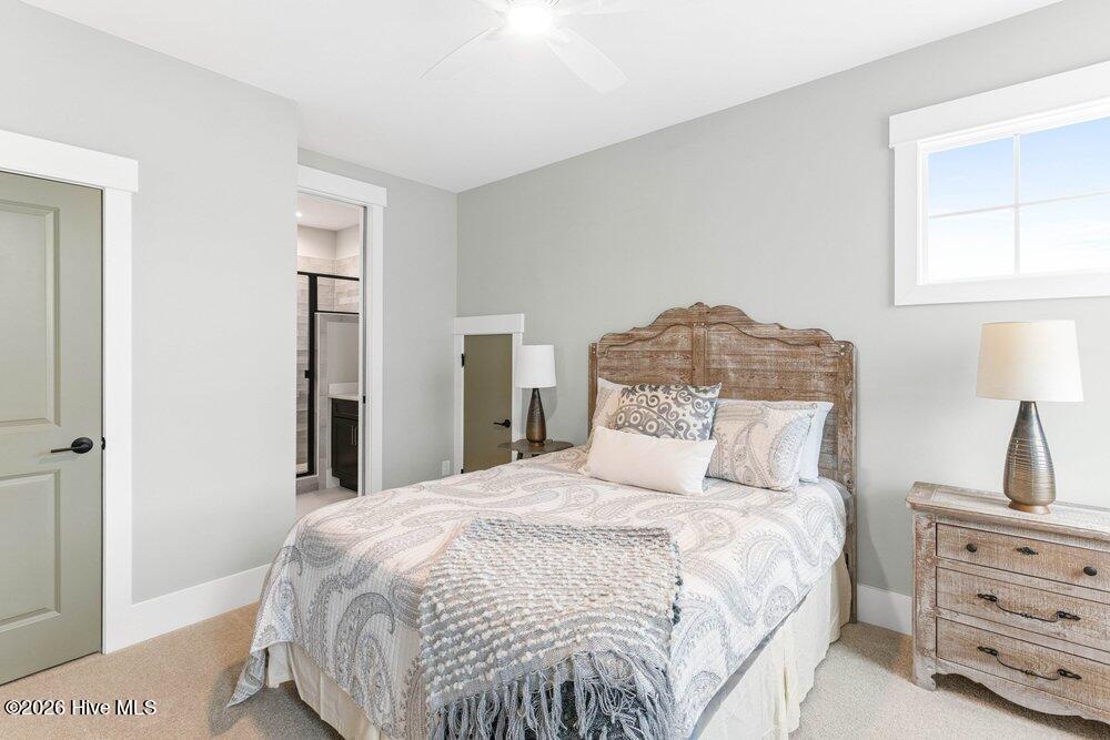 100568013 | Photo 23